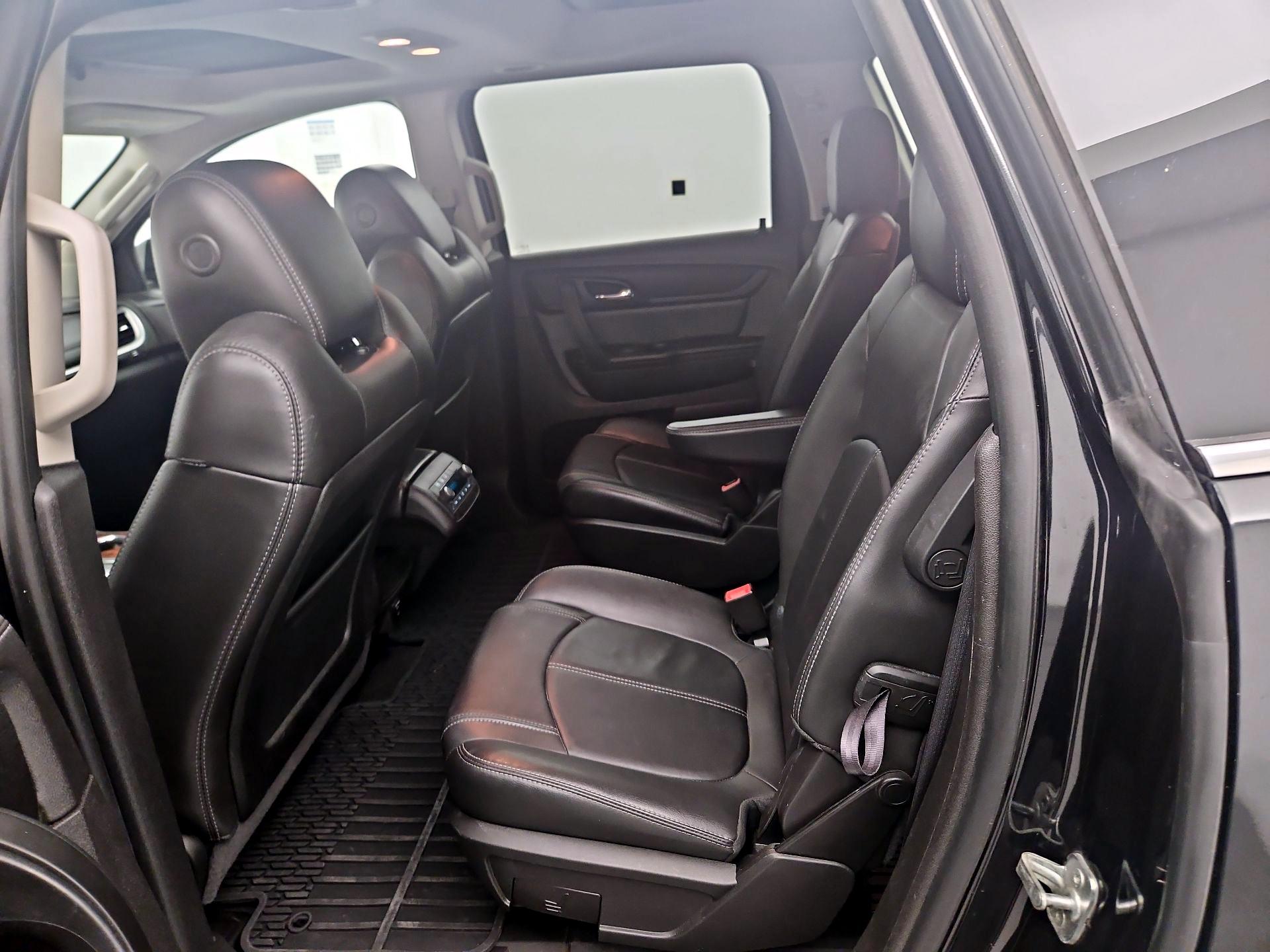 Thumbnail: 2014 Chevrolet Traverse - 16