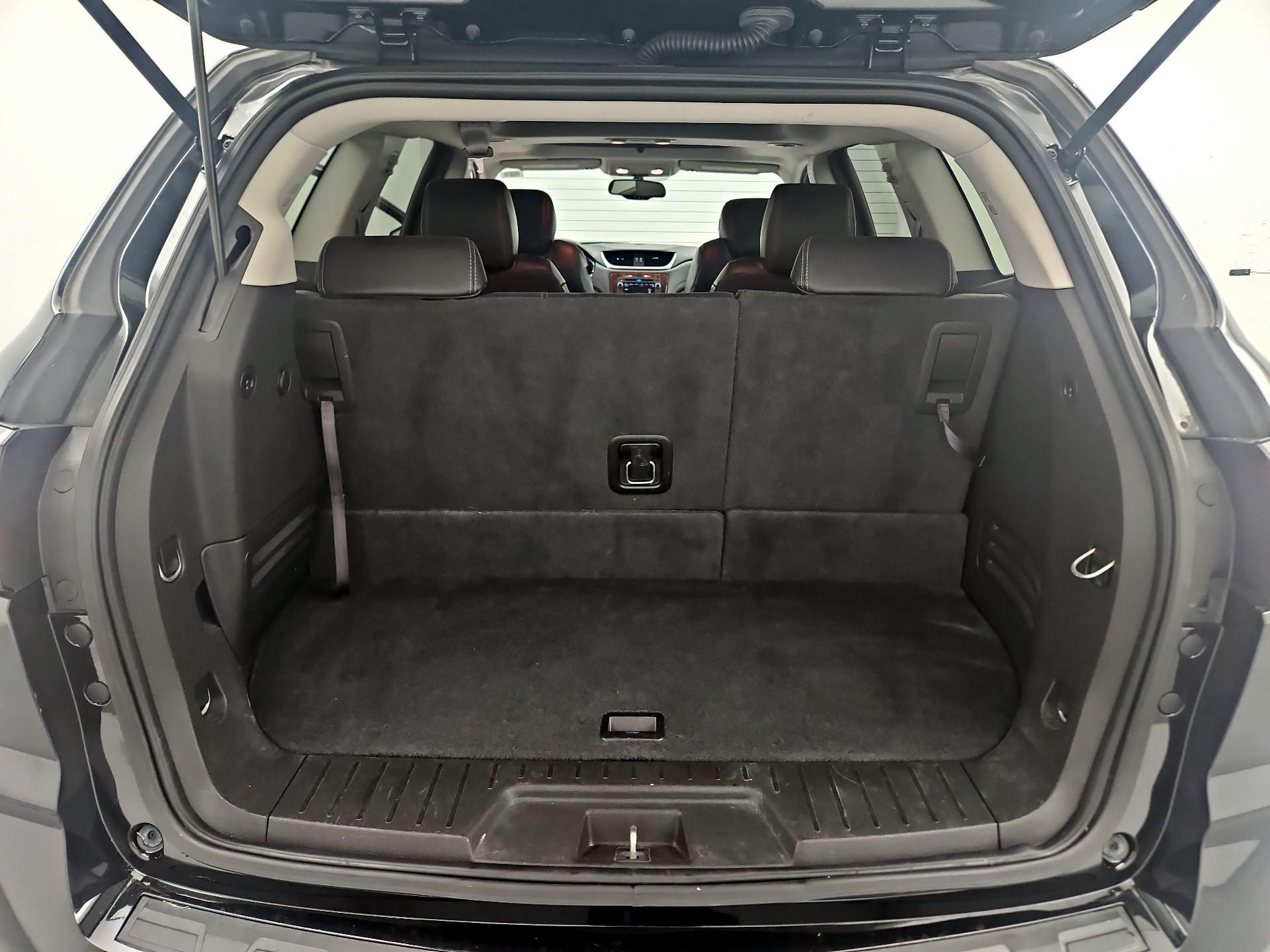 Thumbnail: 2014 Chevrolet Traverse - 17