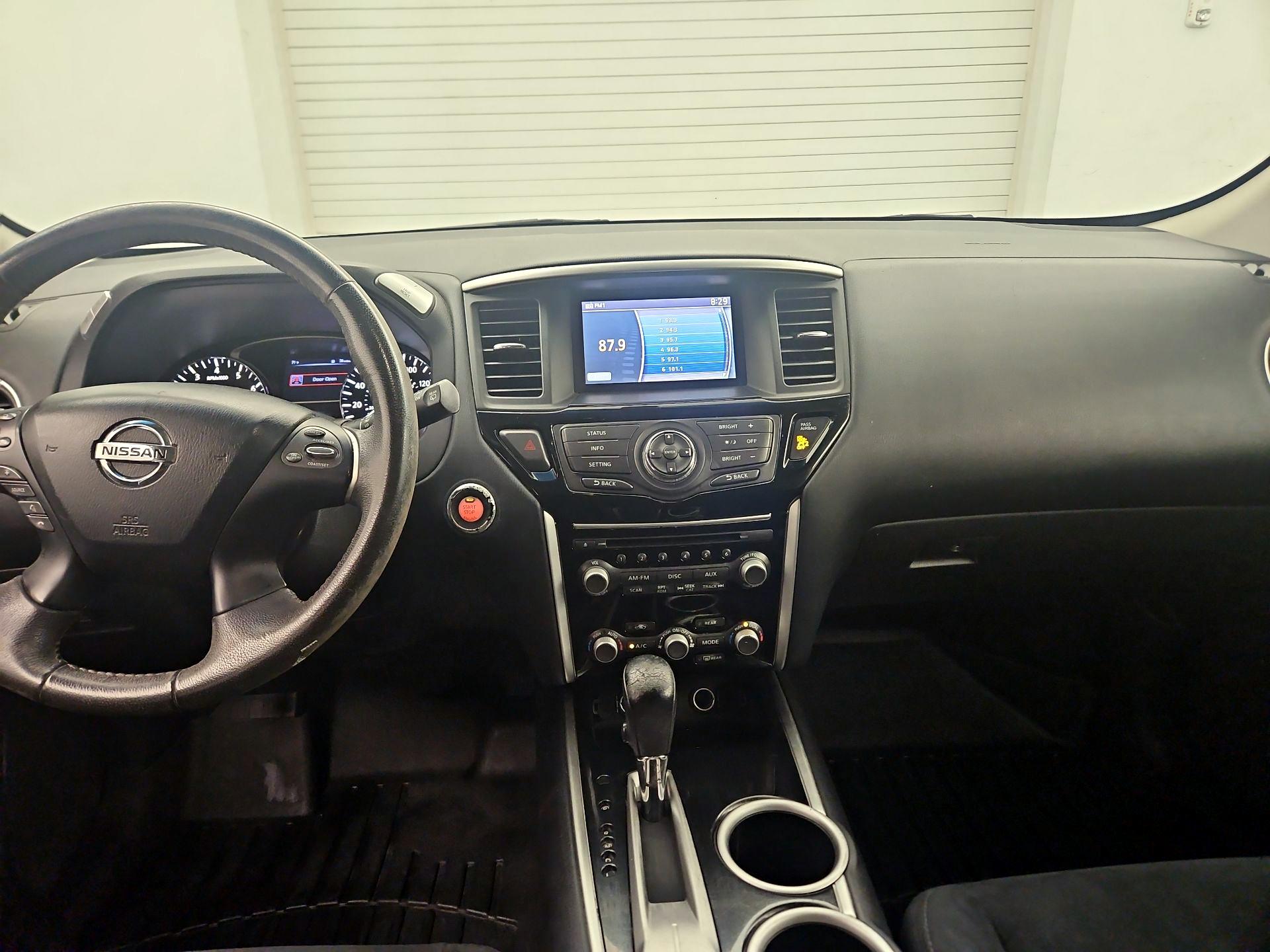 Thumbnail: 2015 Nissan Pathfinder - 9