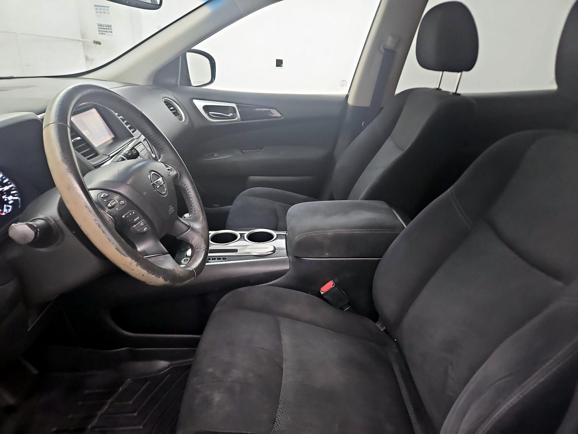 Thumbnail: 2015 Nissan Pathfinder - 11