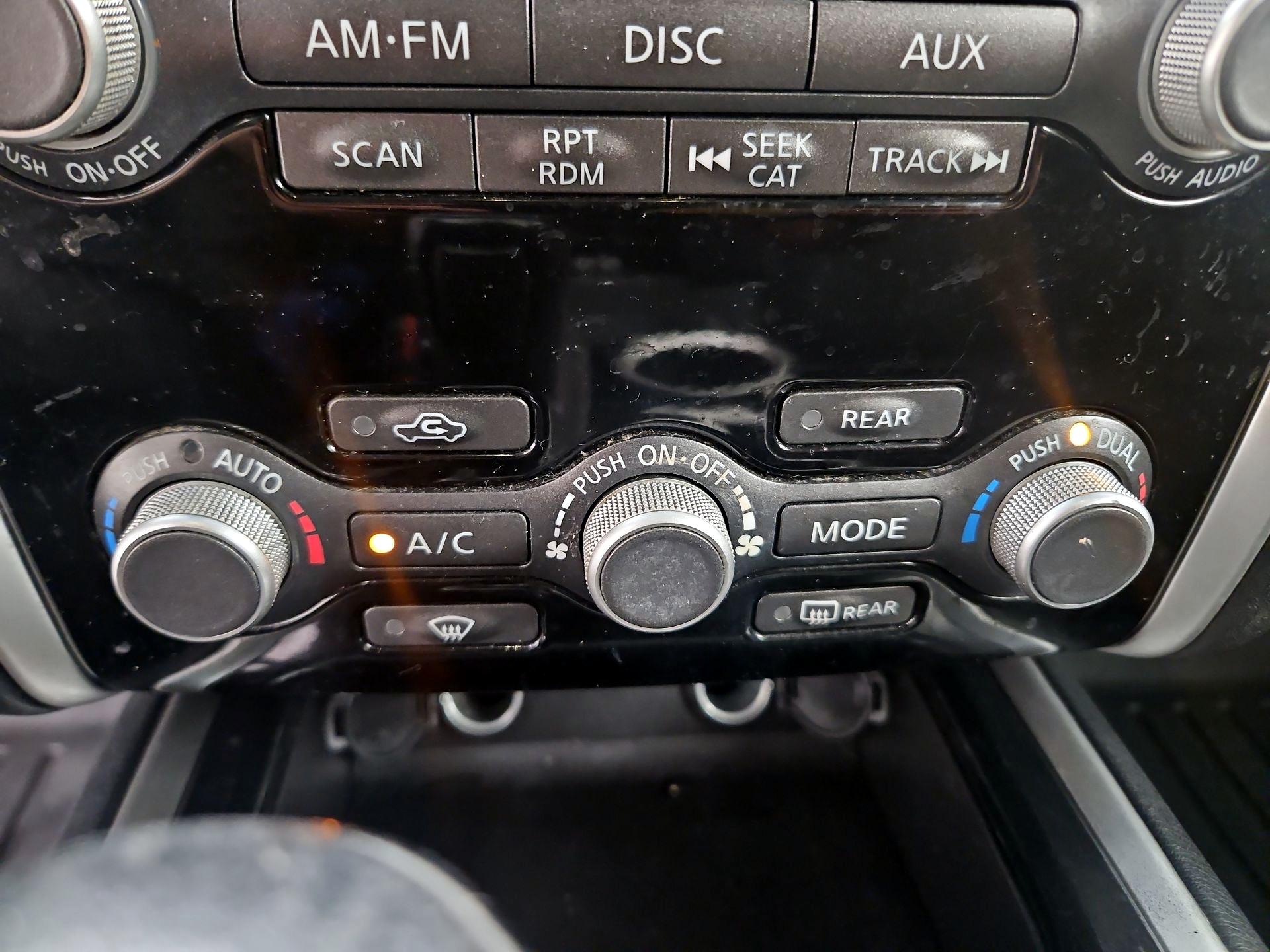 Thumbnail: 2015 Nissan Pathfinder - 16