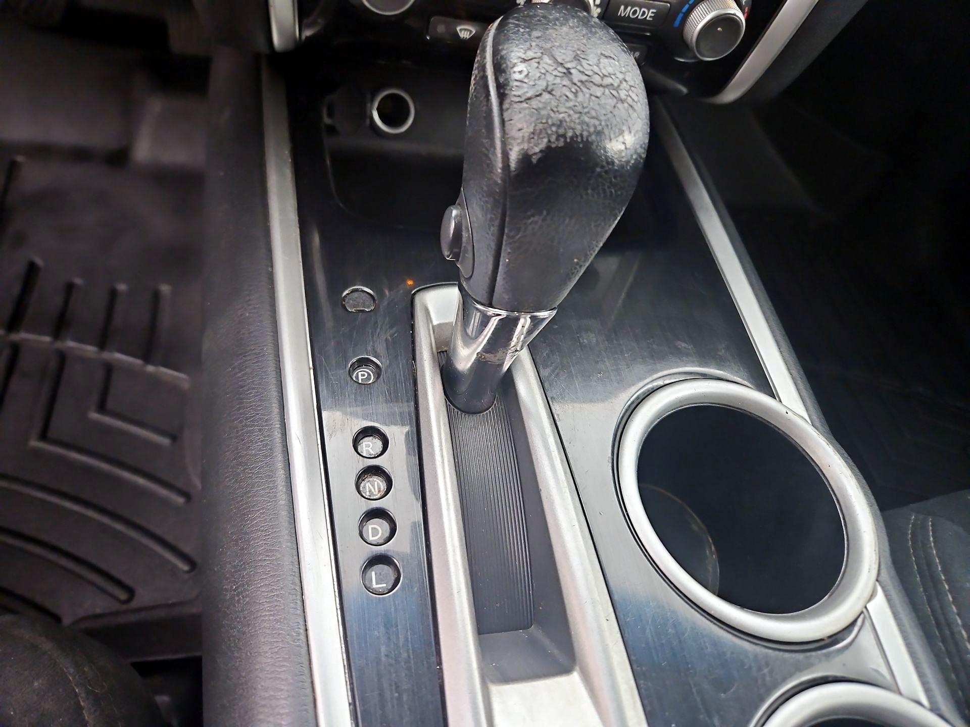 Thumbnail: 2015 Nissan Pathfinder - 17