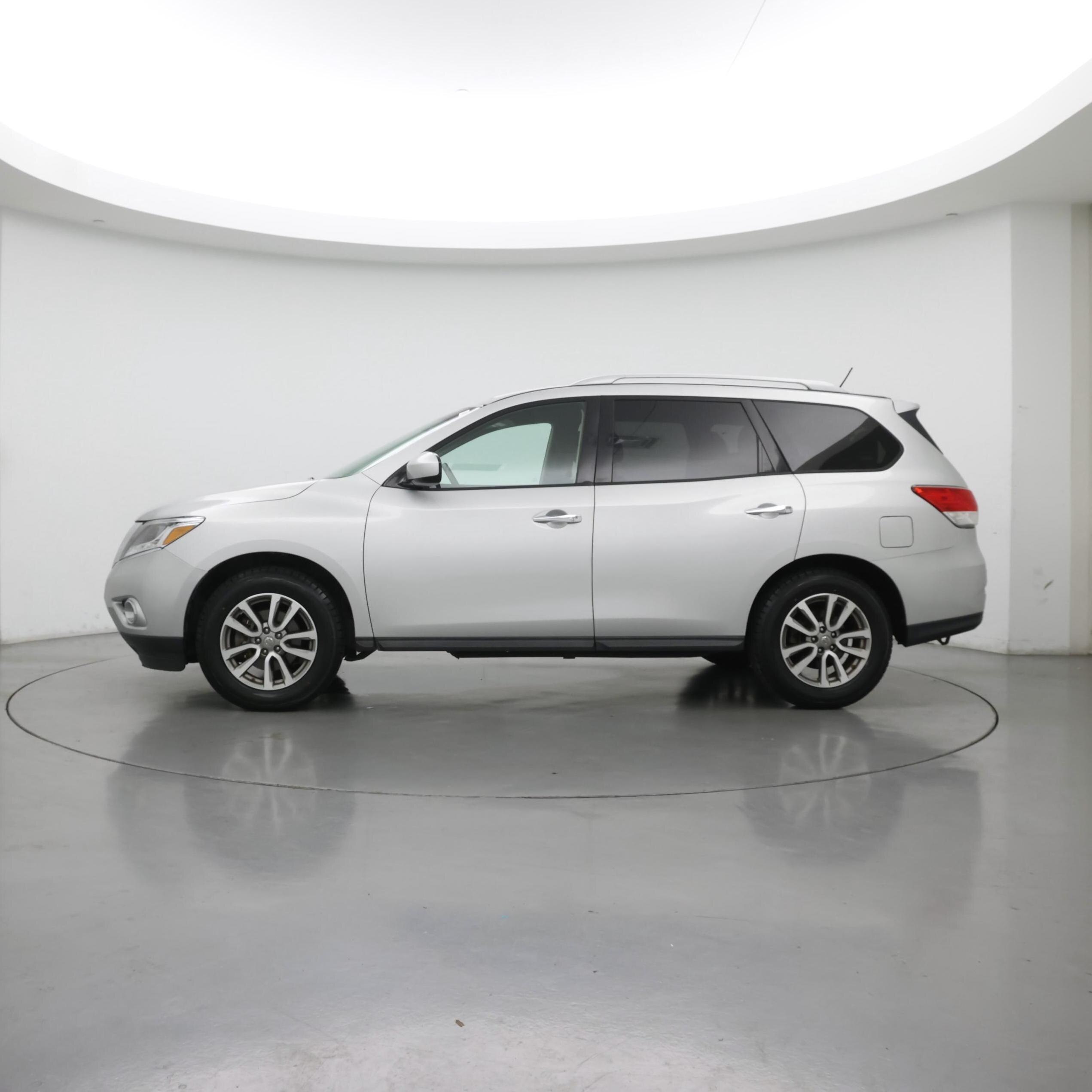 Thumbnail: 2015 Nissan Pathfinder - 3