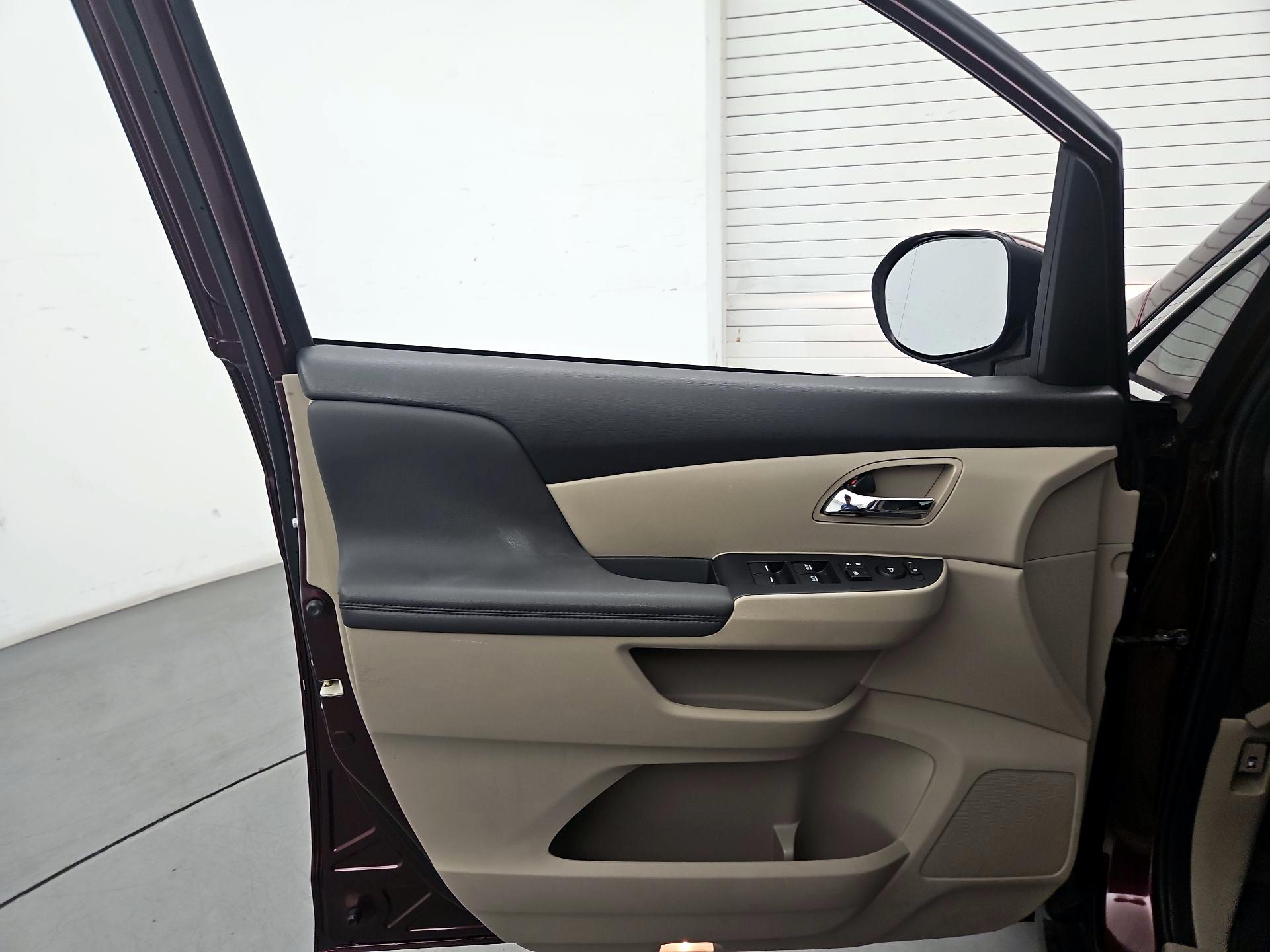 Thumbnail: 2015 Honda Odyssey - 12