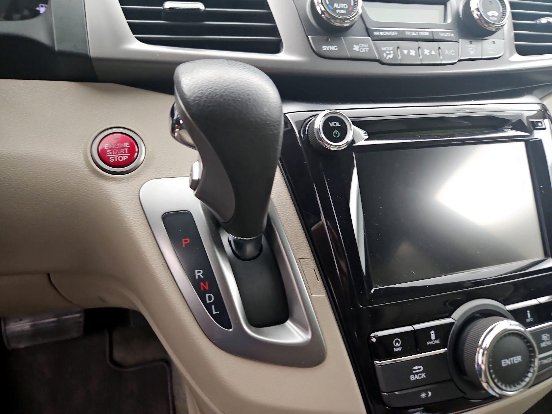 Thumbnail: 2015 Honda Odyssey - 17