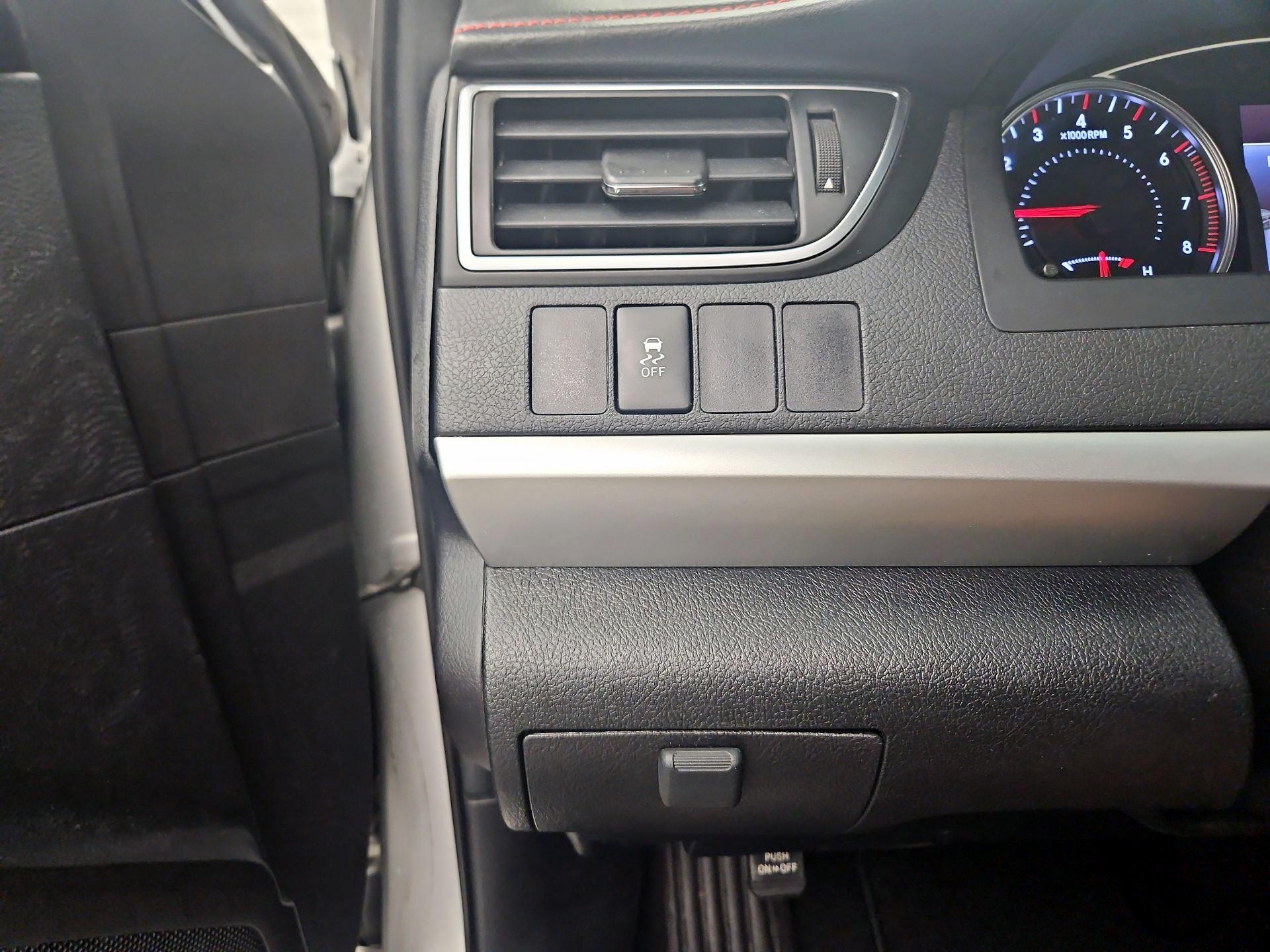 Thumbnail: 2015 Toyota Camry - 13