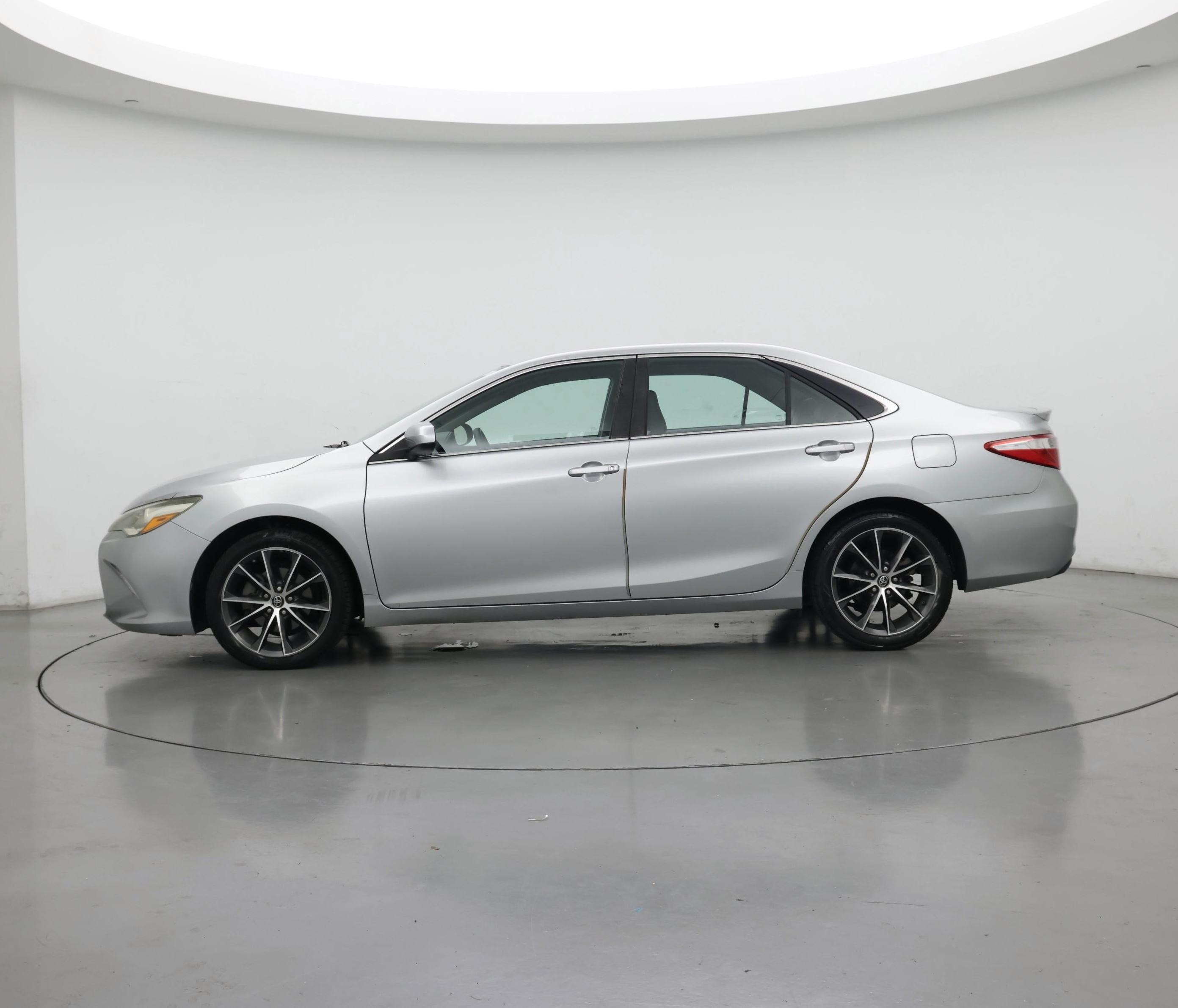 Thumbnail: 2015 Toyota Camry - 3