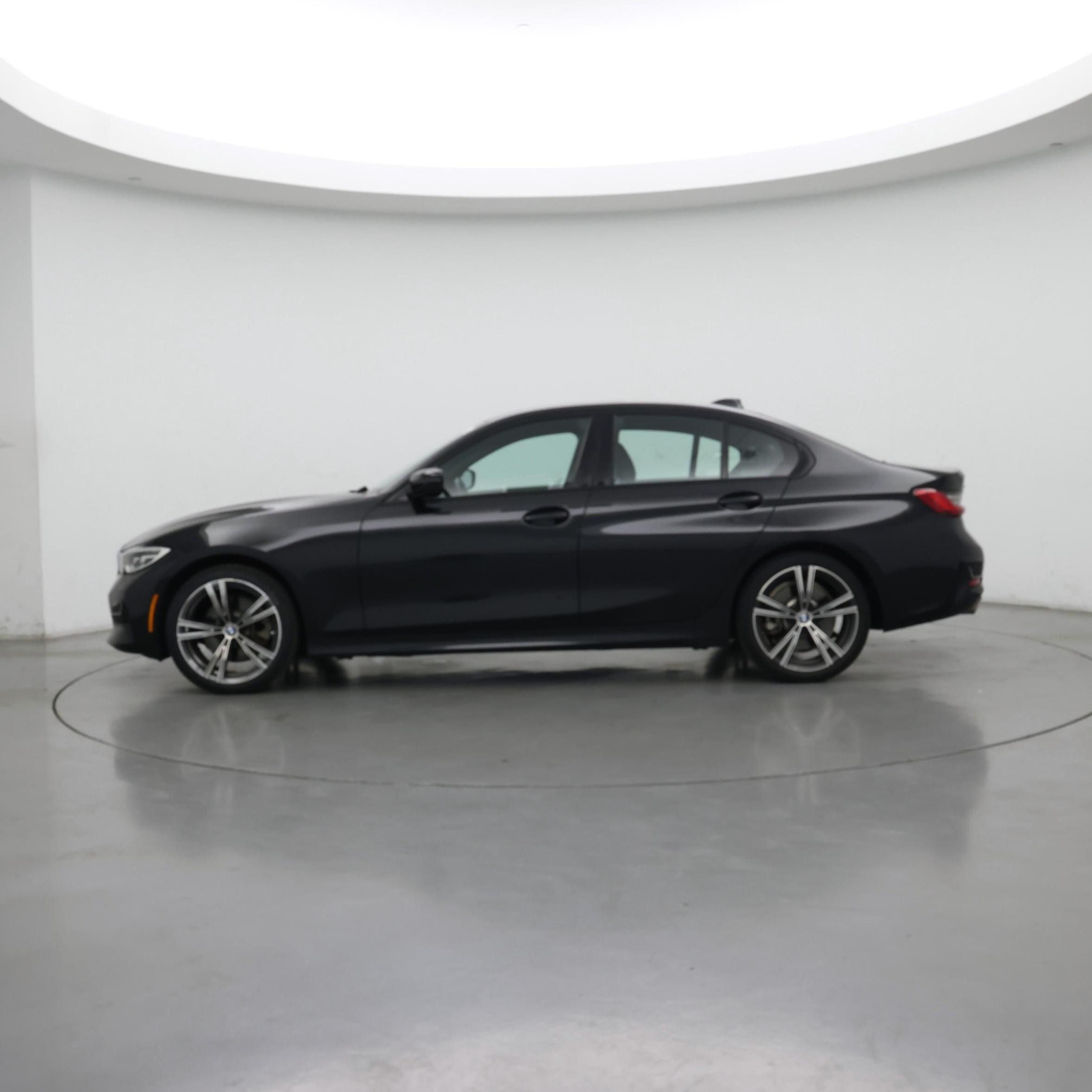 Thumbnail: 2019 BMW 3 Series - 3