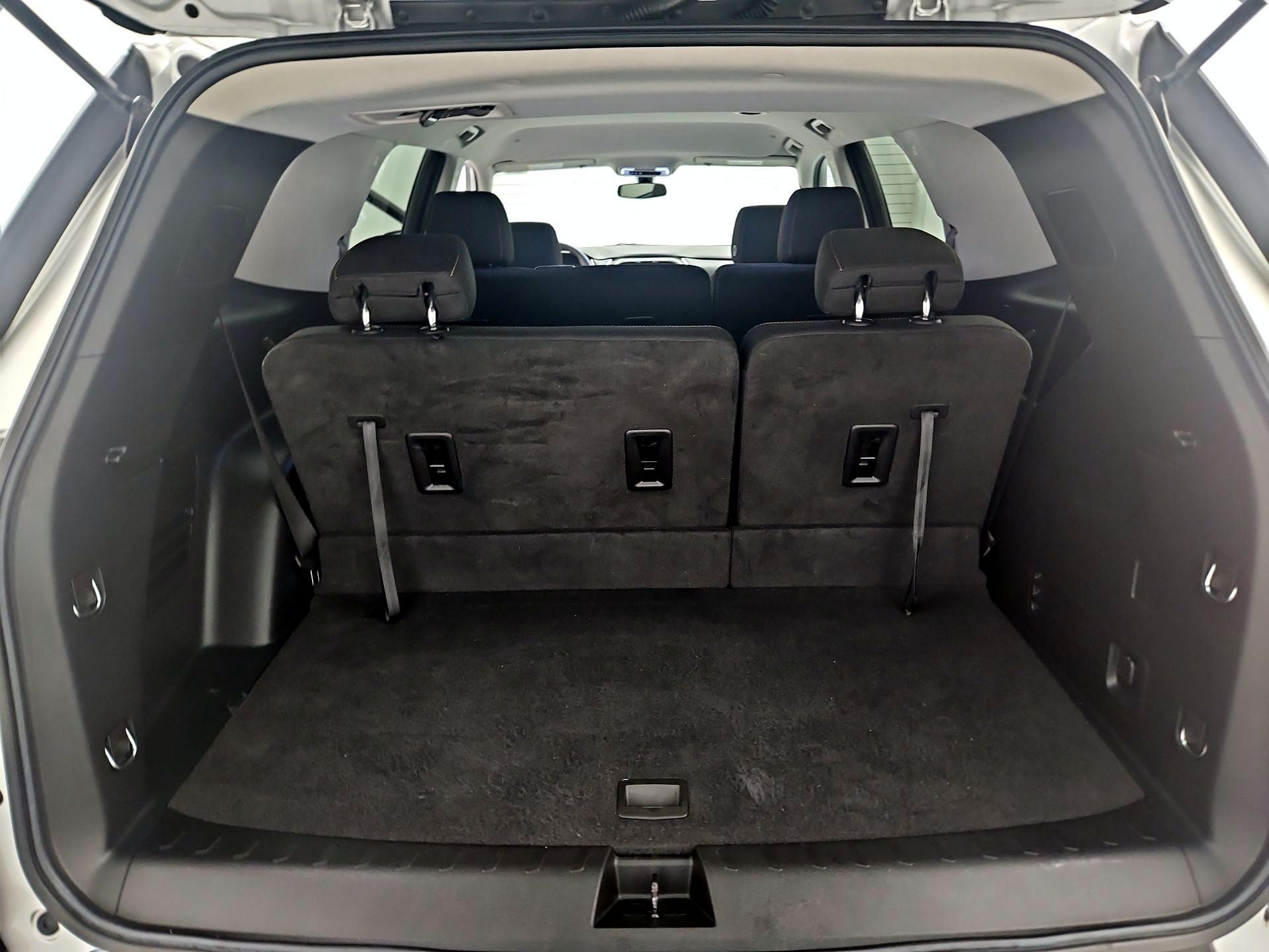 Thumbnail: 2021 Chevrolet Traverse - 18