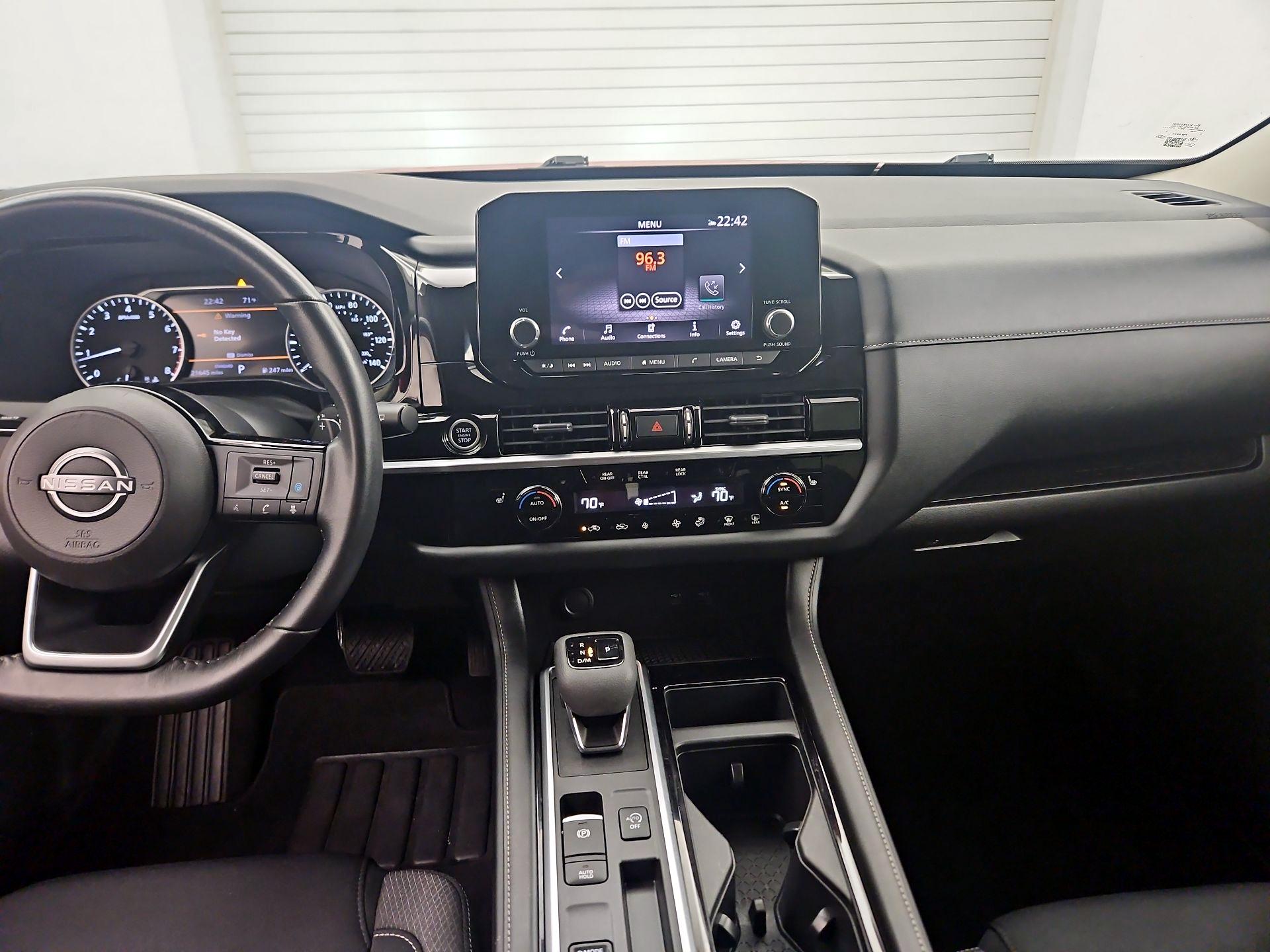 Thumbnail: 2022 Nissan Pathfinder - 9