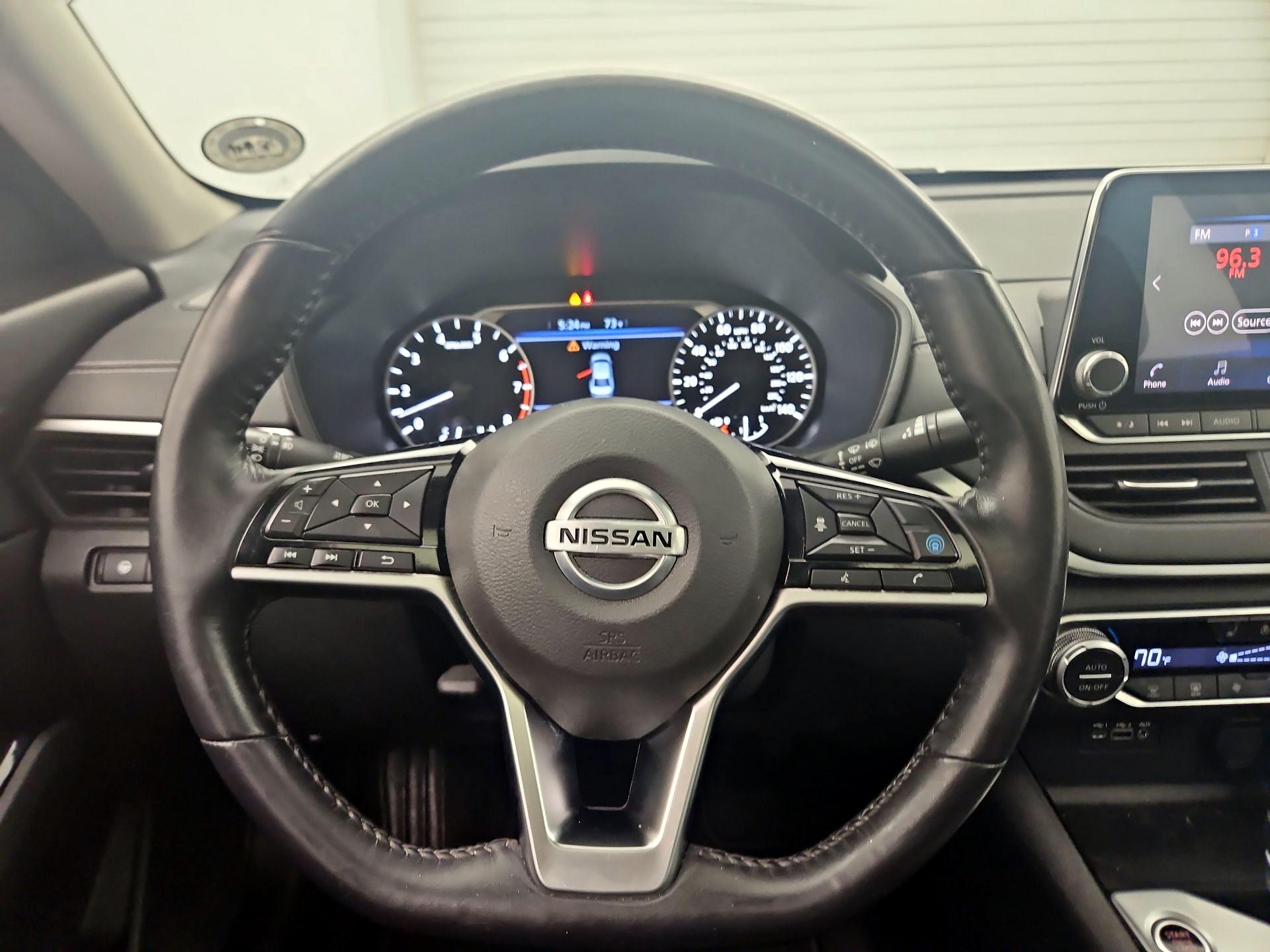 Thumbnail: 2020 Nissan Altima - 10