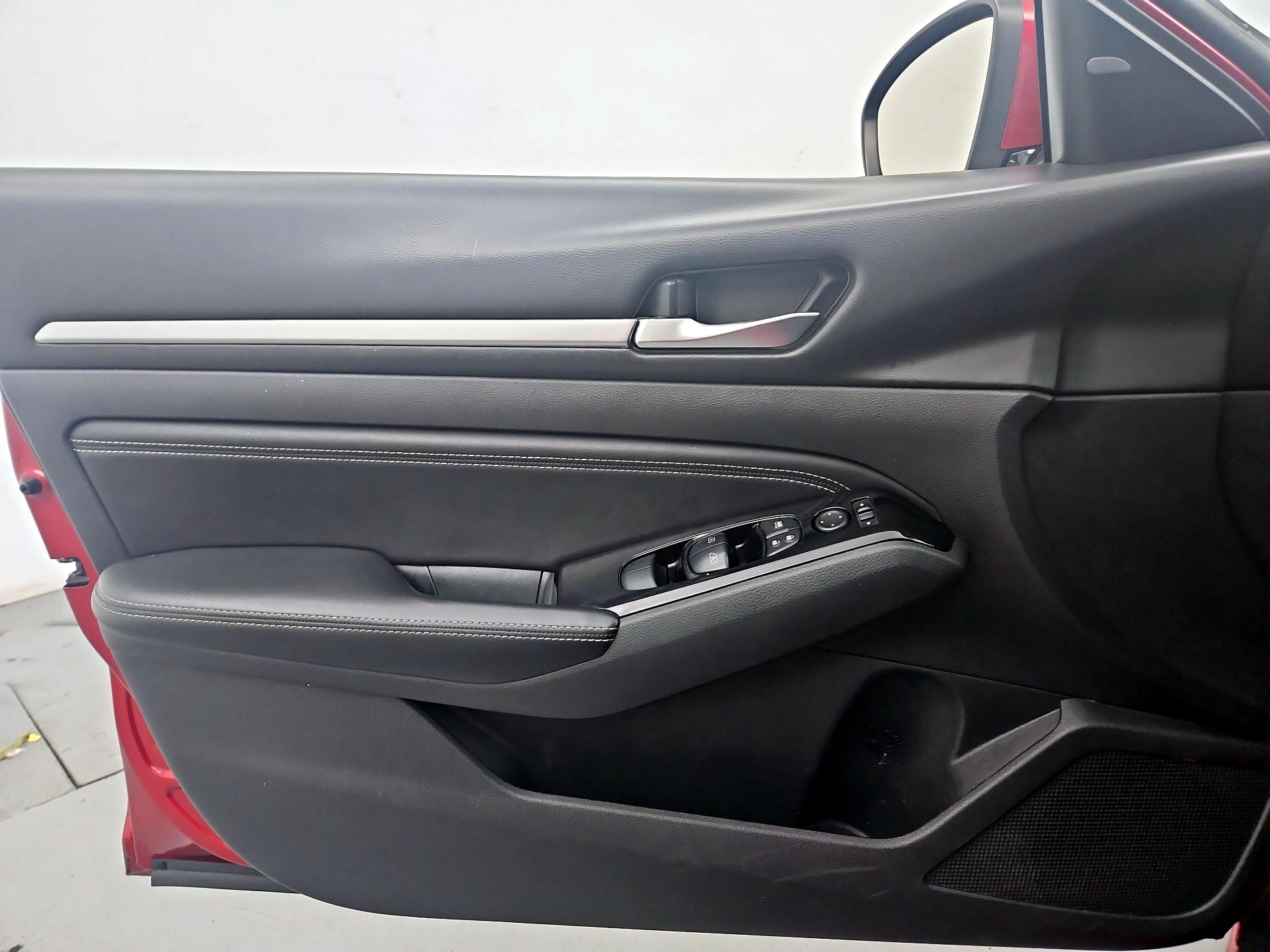 Thumbnail: 2020 Nissan Altima - 12