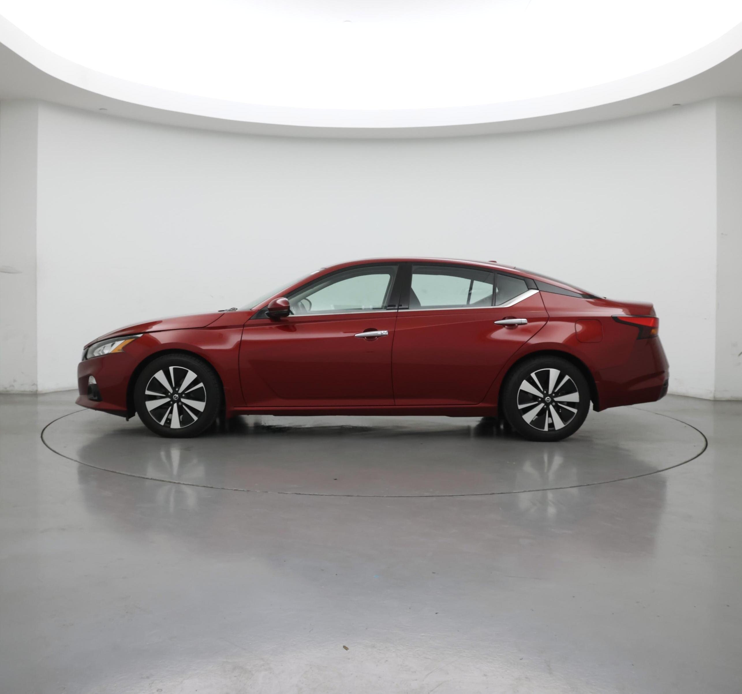 Thumbnail: 2020 Nissan Altima - 3