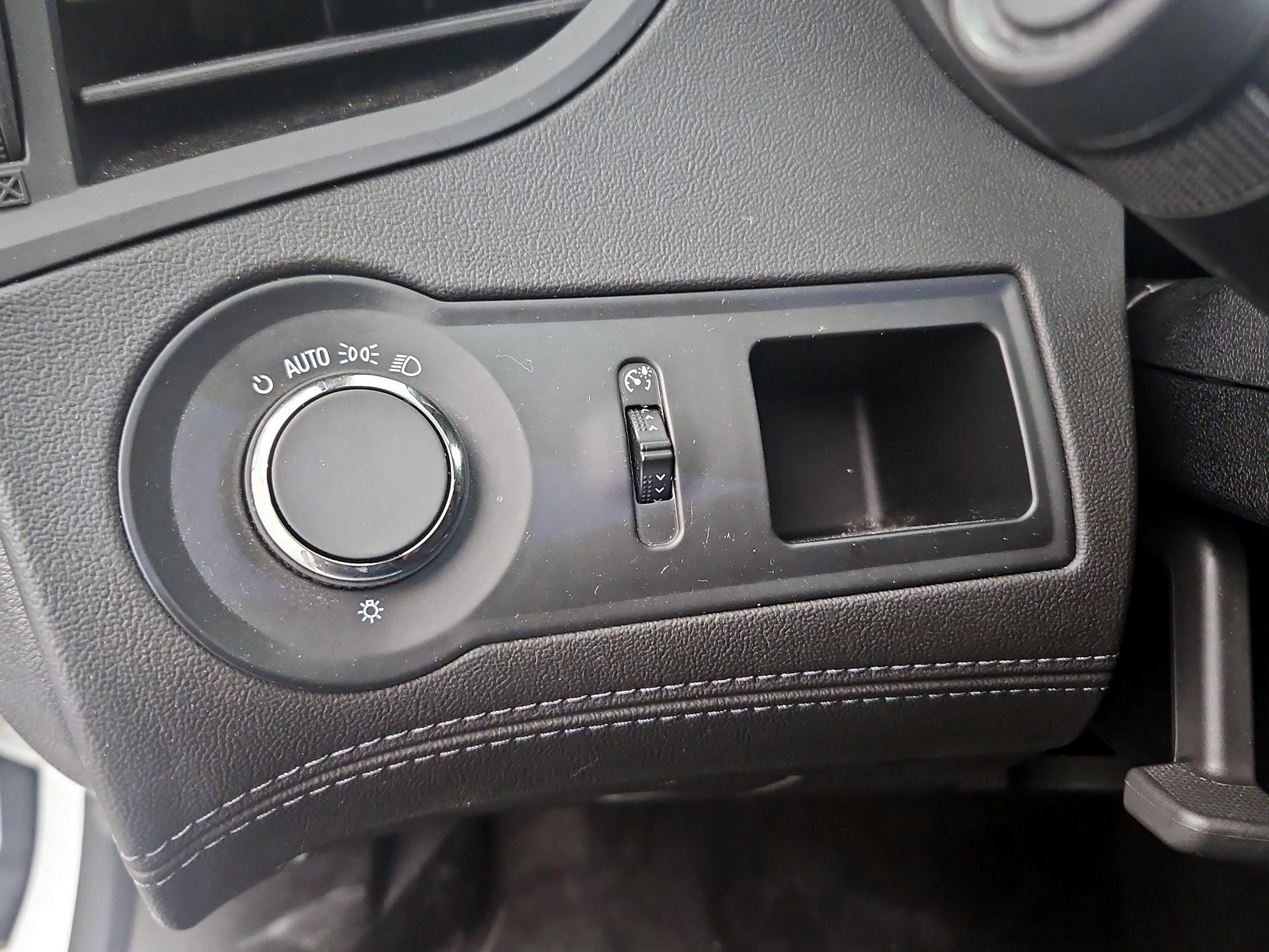 Thumbnail: 2015 Buick LaCrosse - 13