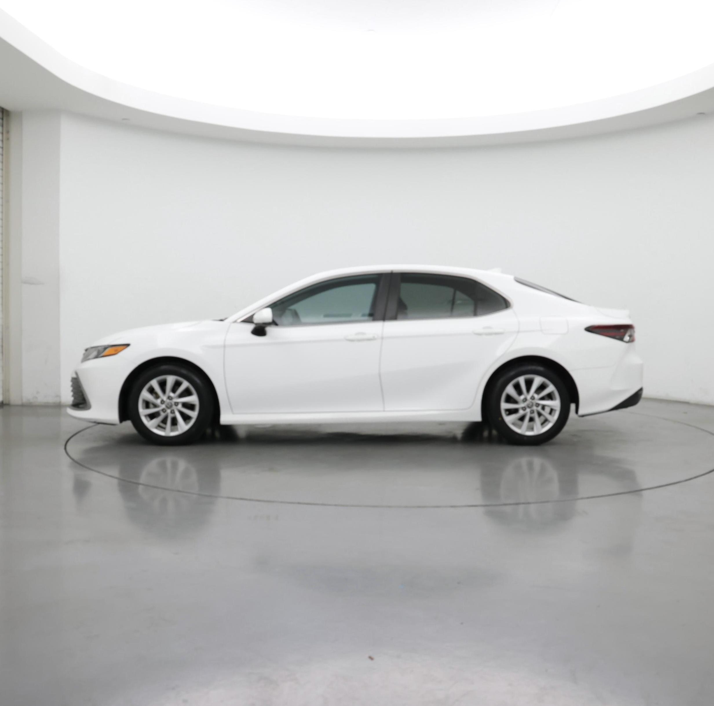 Thumbnail: 2022 Toyota Camry - 3