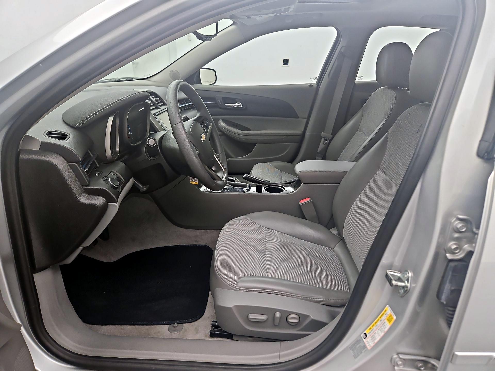Thumbnail: 2016 Chevrolet Malibu - 11