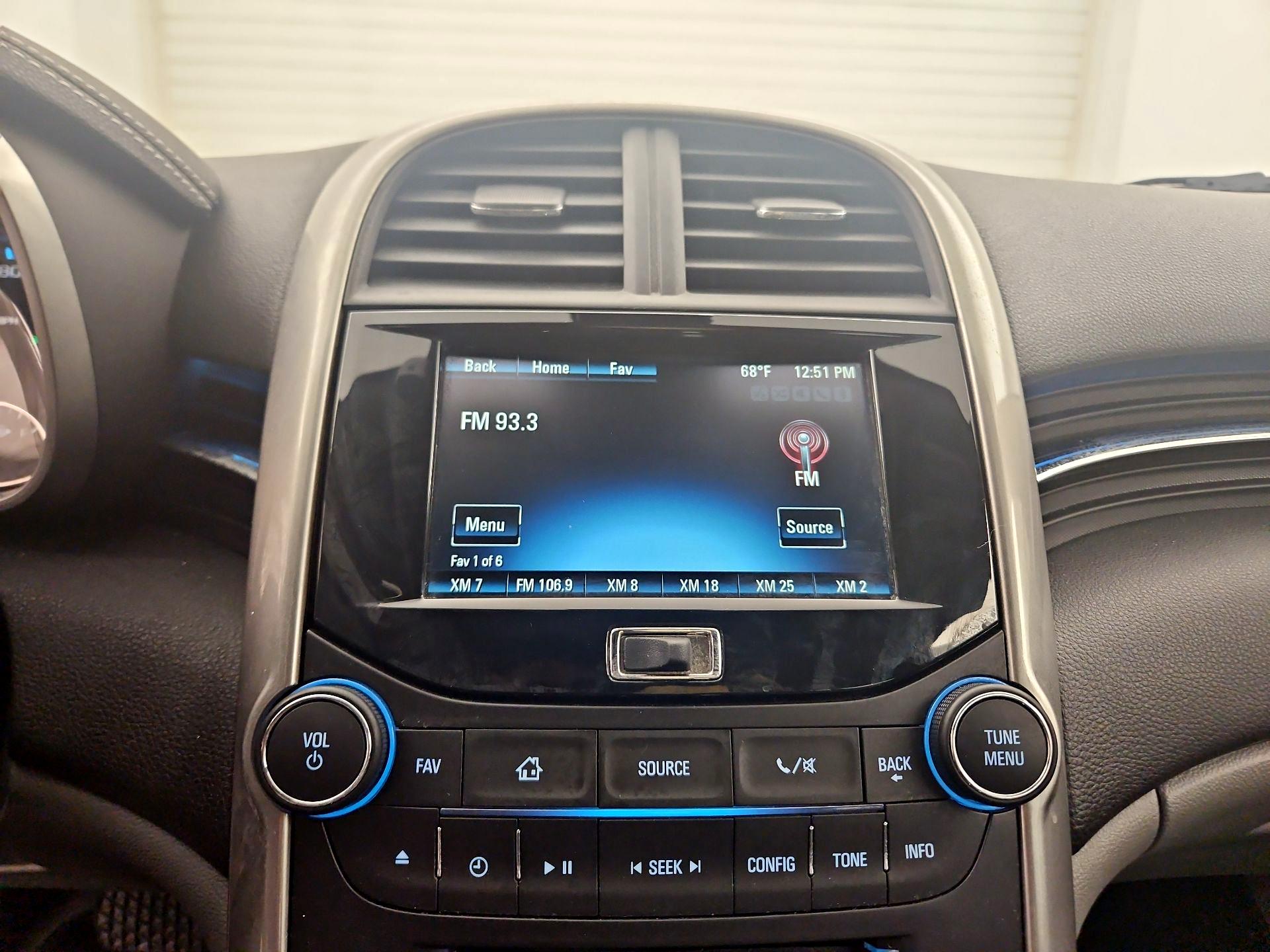 Thumbnail: 2016 Chevrolet Malibu - 14