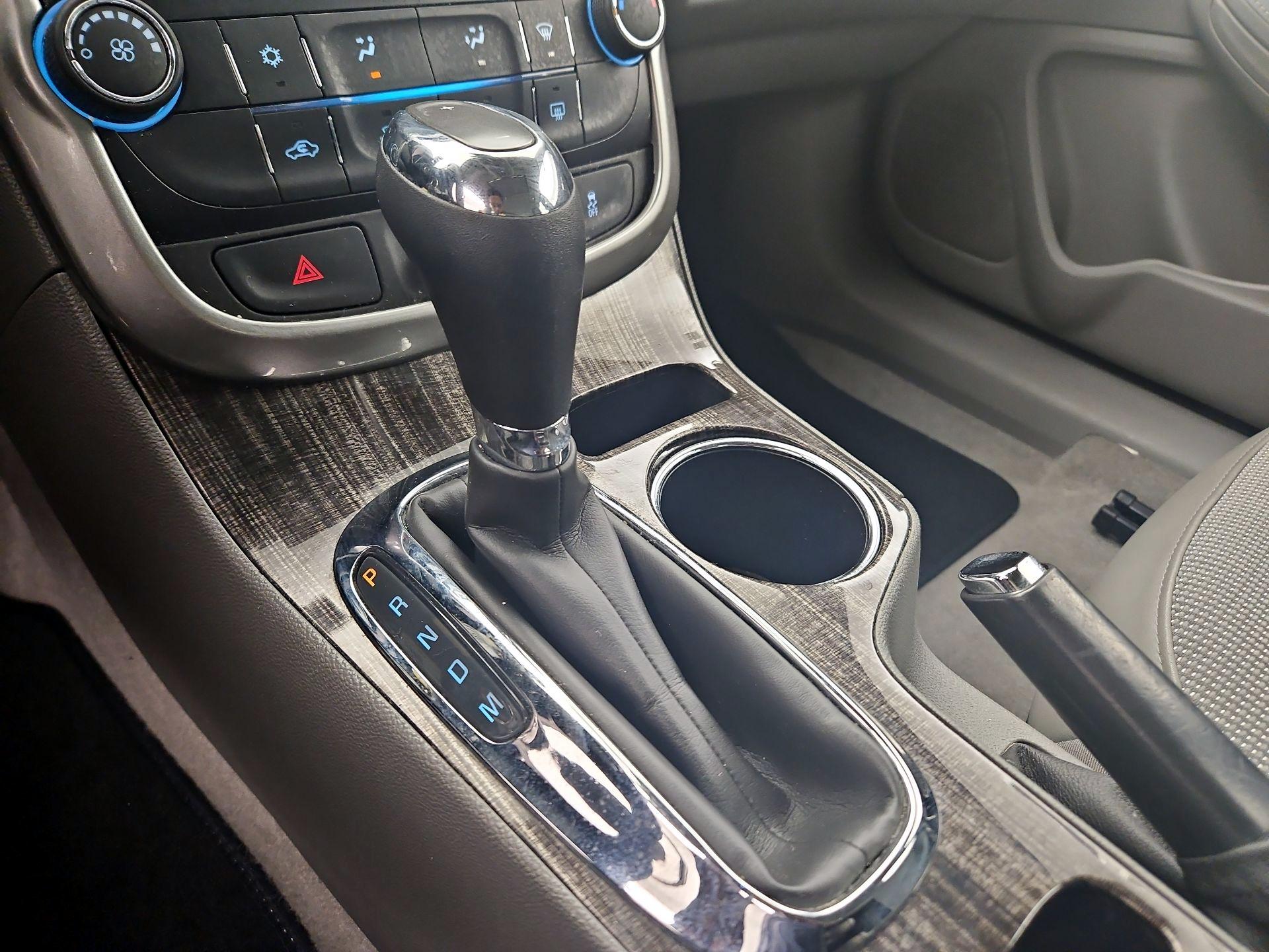 Thumbnail: 2016 Chevrolet Malibu - 16