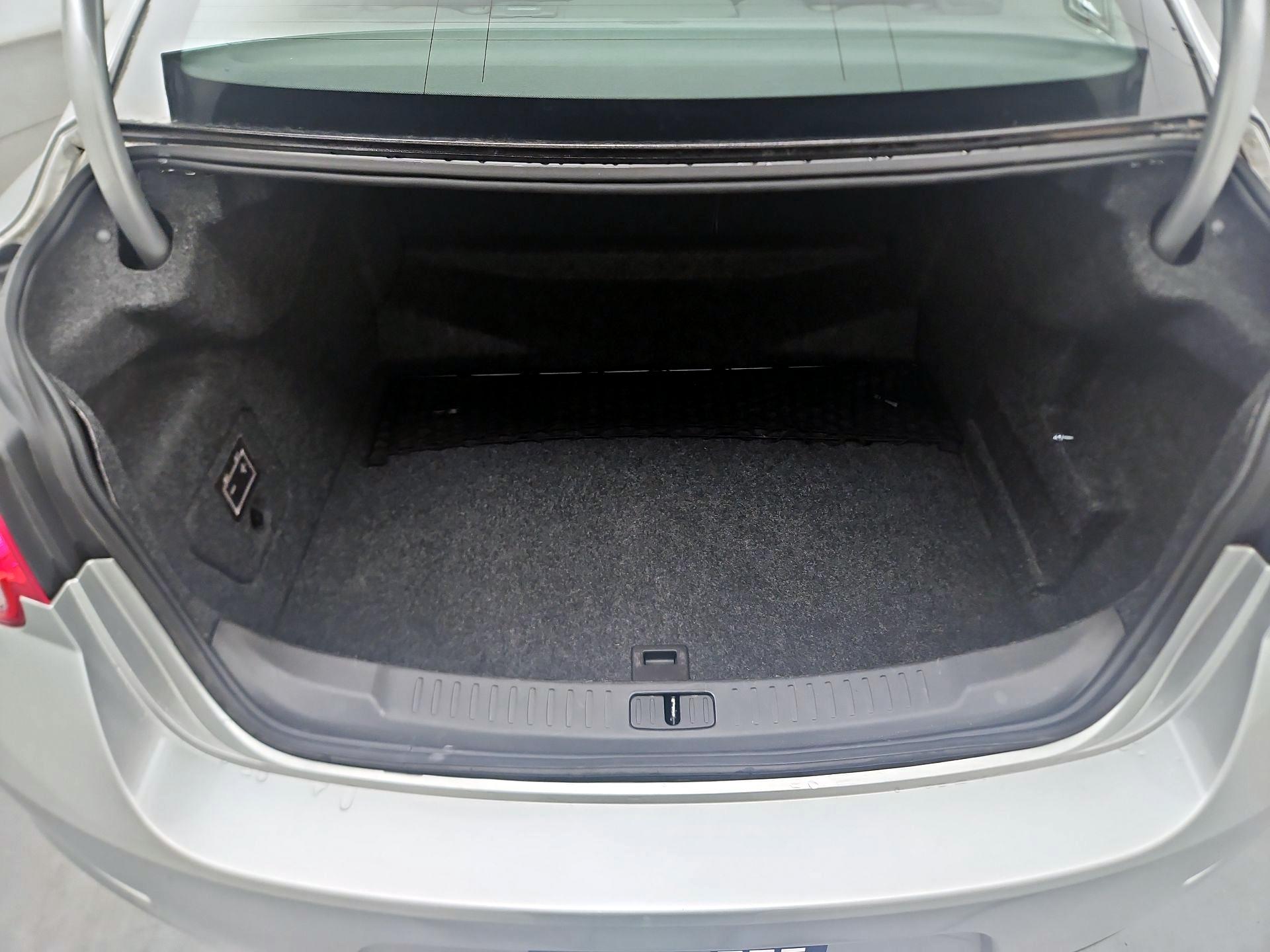 Thumbnail: 2016 Chevrolet Malibu - 17