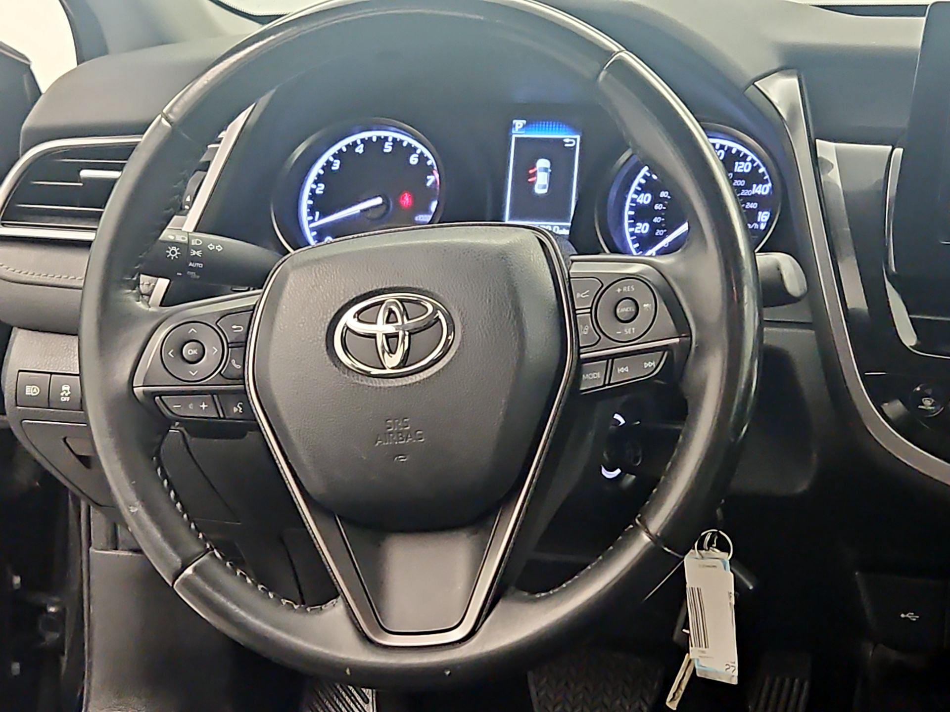 Thumbnail: 2022 Toyota Camry - 10