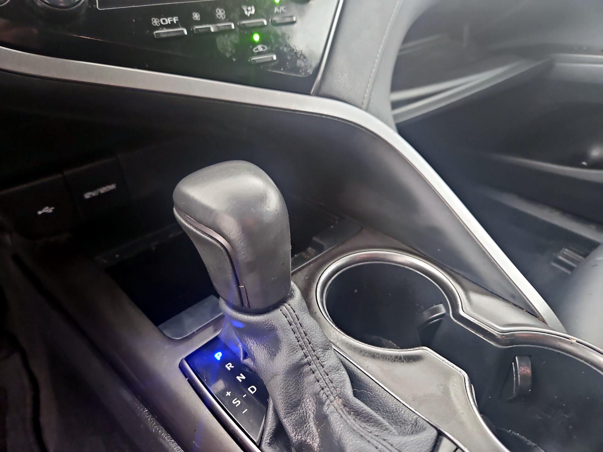 Thumbnail: 2022 Toyota Camry - 15