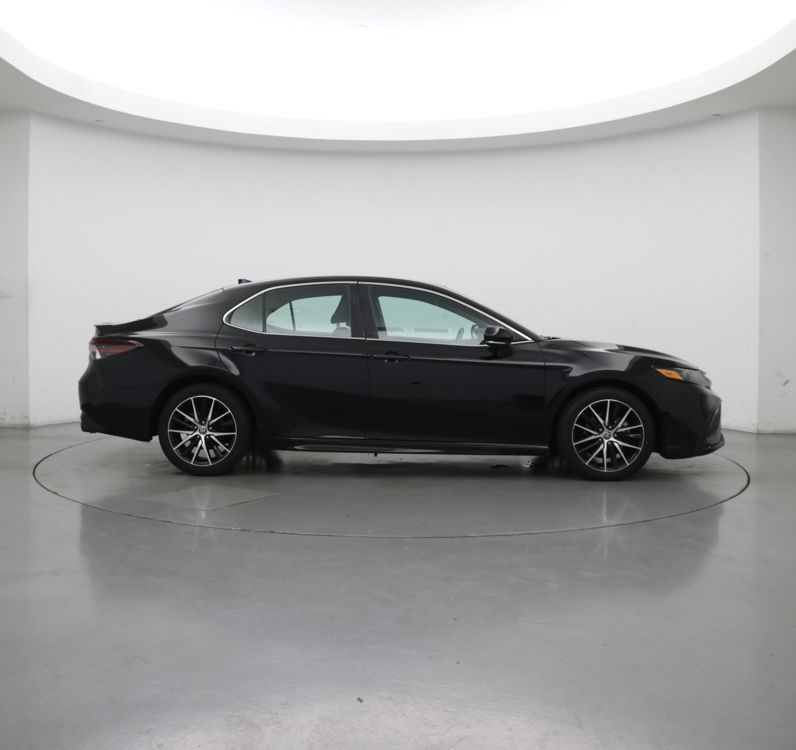 Thumbnail: 2022 Toyota Camry - 7