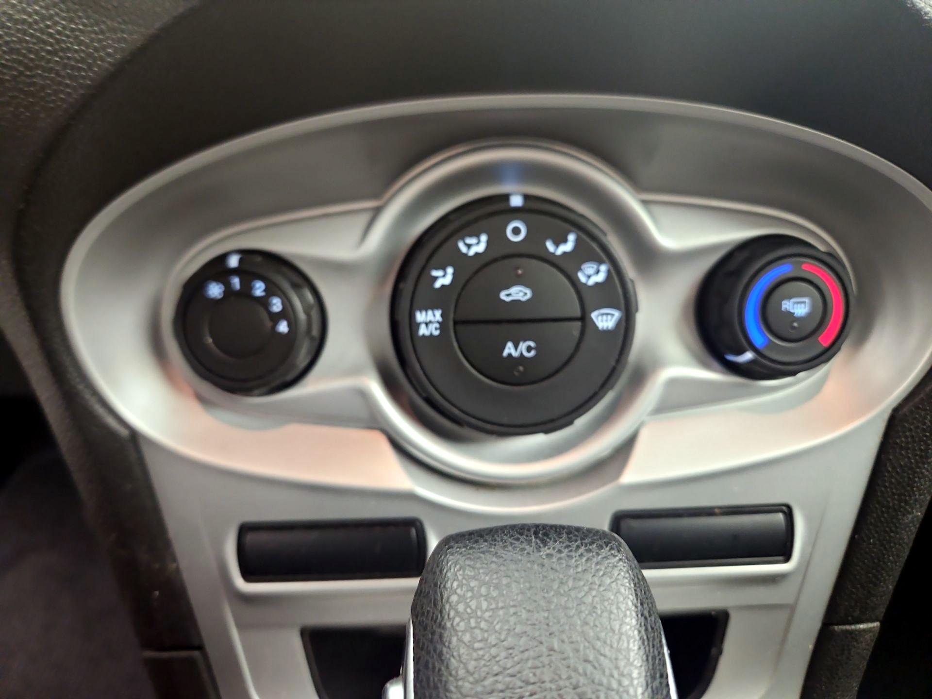 Thumbnail: 2019 Ford Fiesta - 16