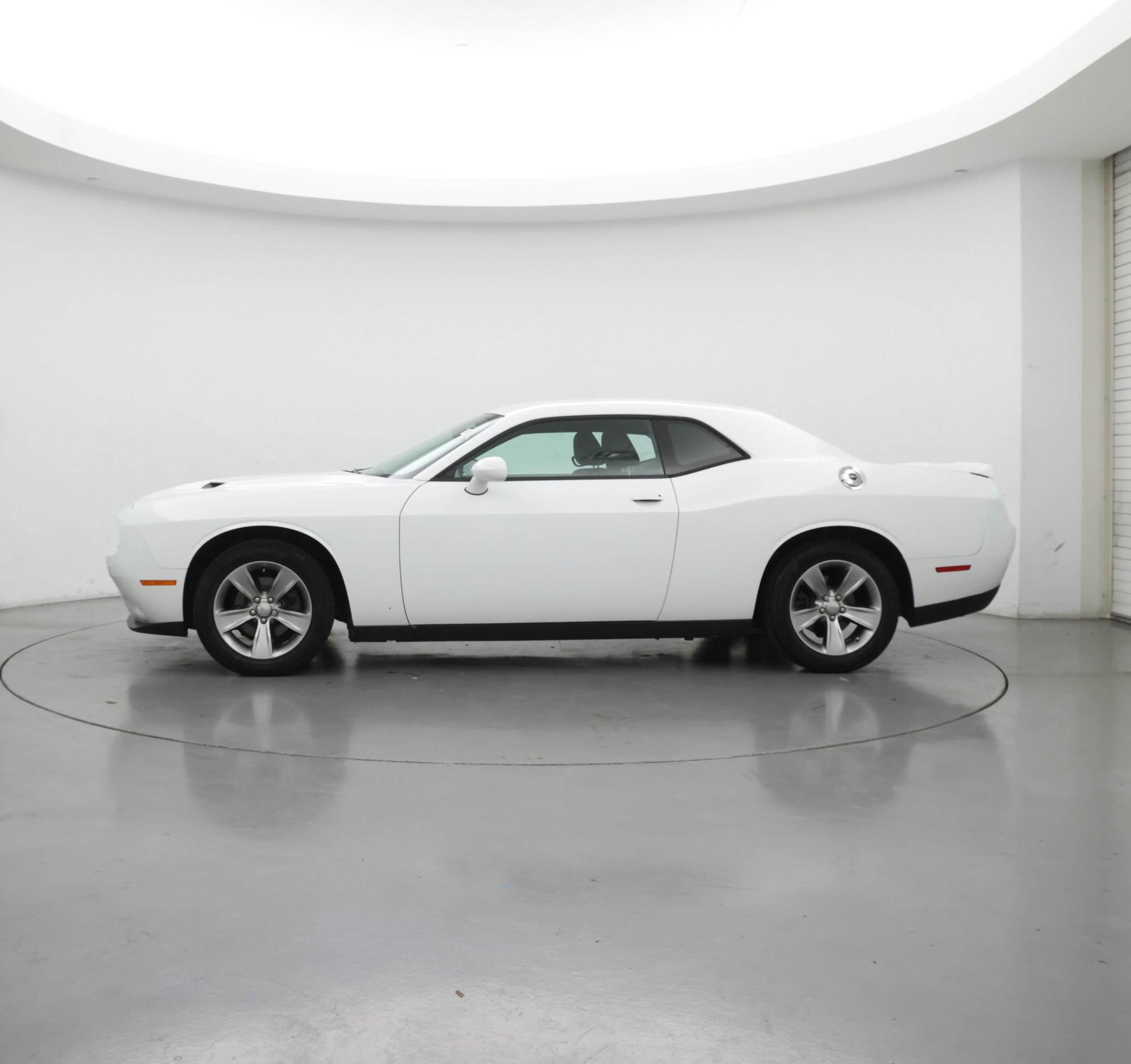 Thumbnail: 2019 Dodge Challenger - 3