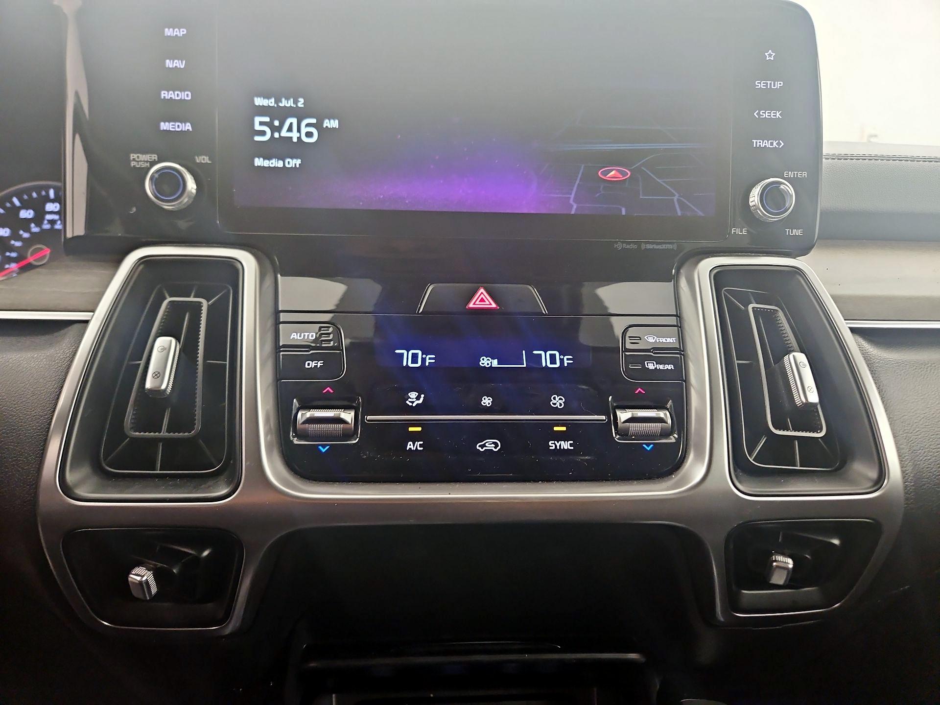 Thumbnail: 2023 Kia Sorento - 14