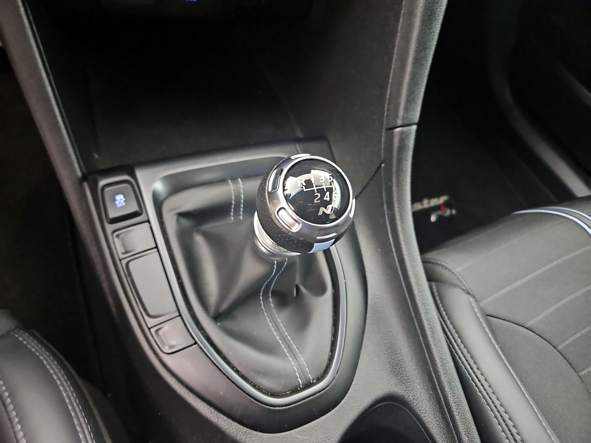 Thumbnail: 2022 Hyundai Veloster - 17