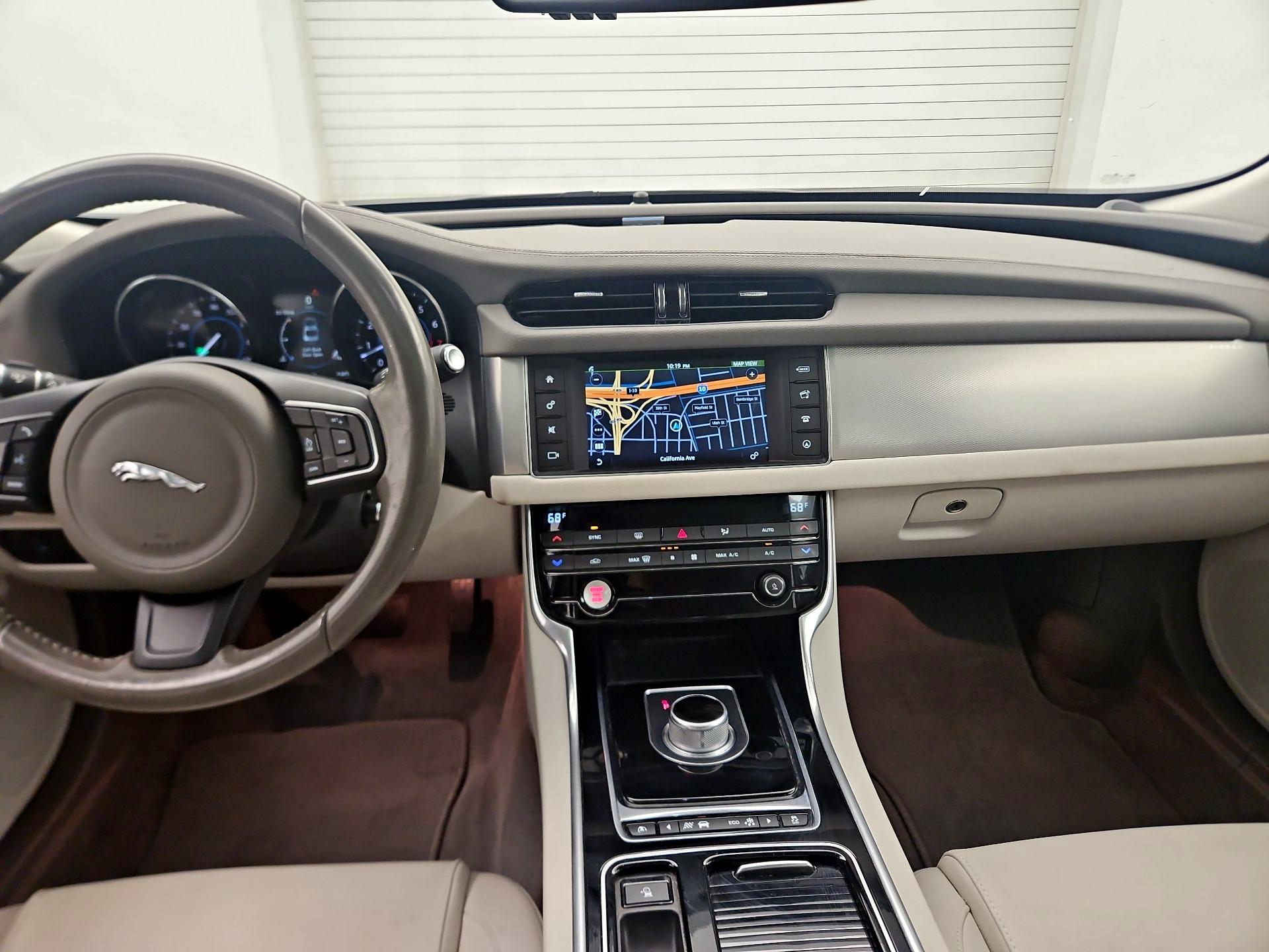 Thumbnail: 2016 Jaguar XF - 9