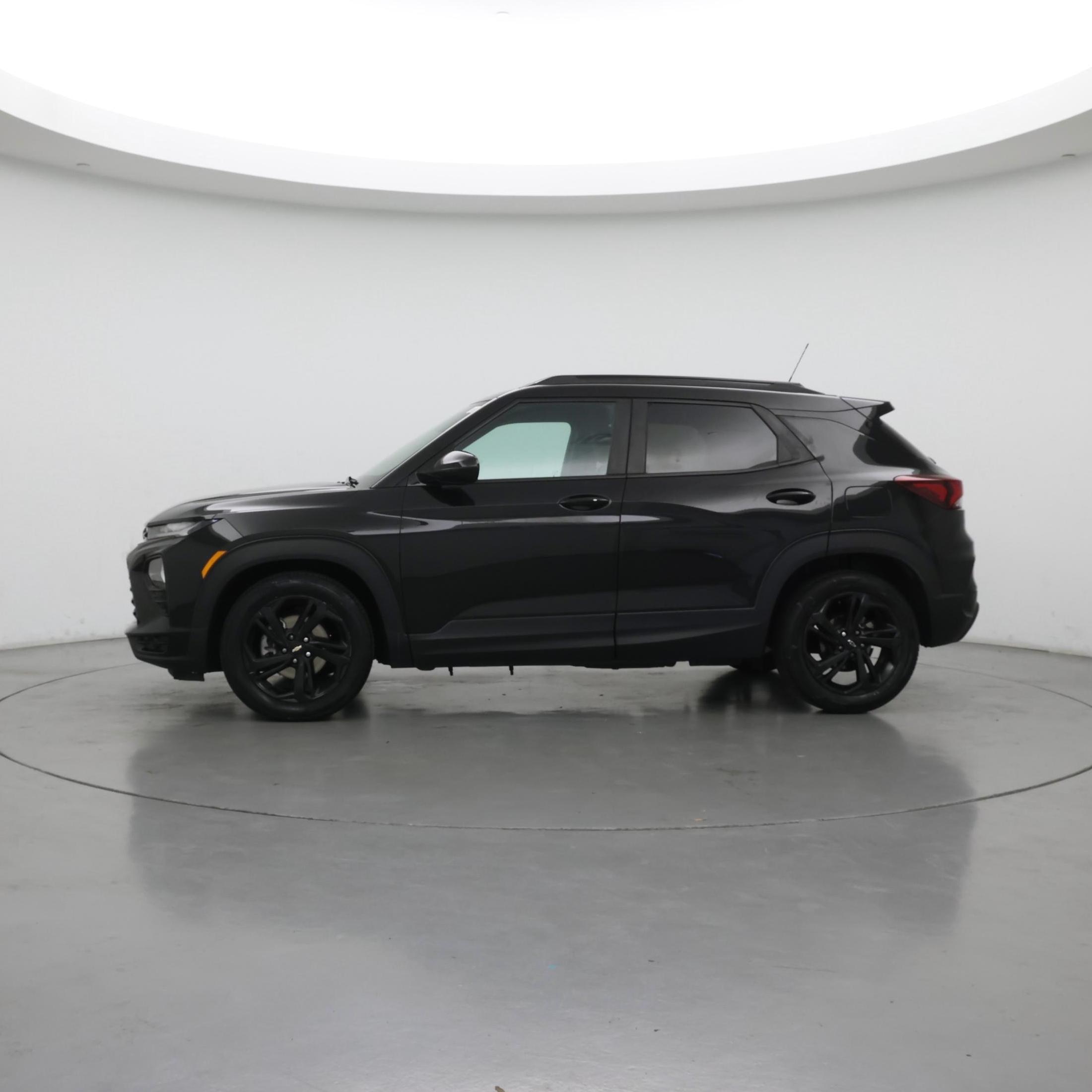 Thumbnail: 2022 Chevrolet TrailBlazer - 3