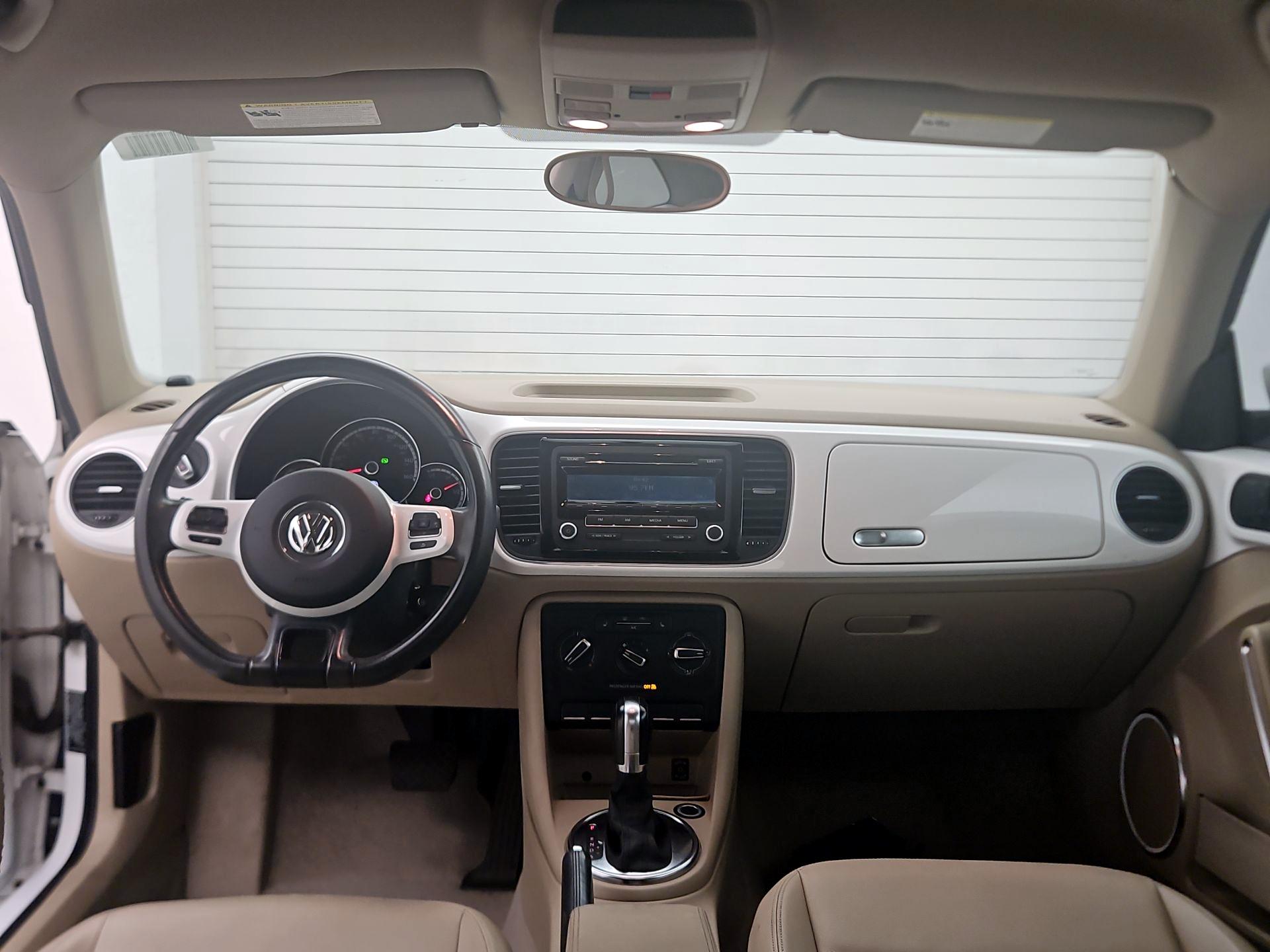 Thumbnail: 2014 Volkswagen Beetle - 9