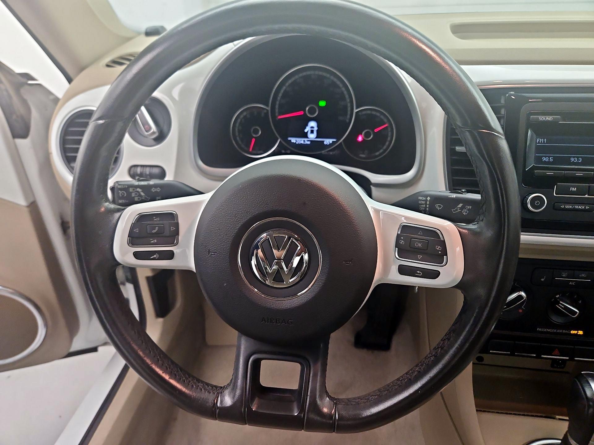 Thumbnail: 2014 Volkswagen Beetle - 10