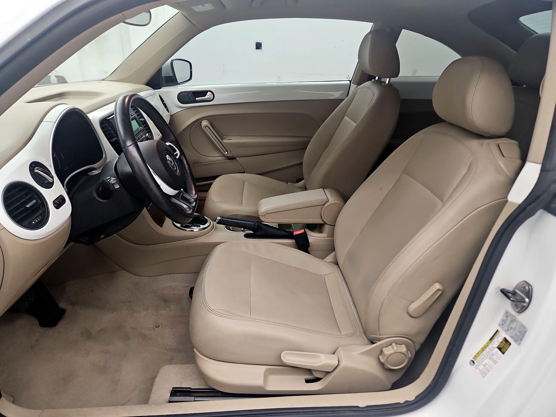 Thumbnail: 2014 Volkswagen Beetle - 11
