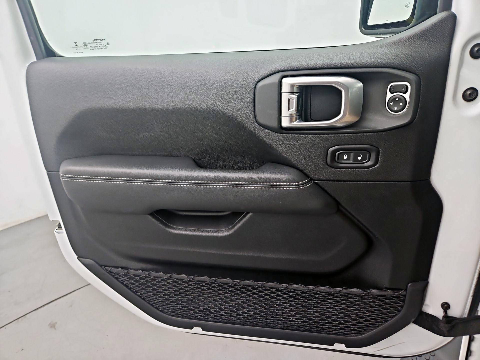 Thumbnail: 2020 Jeep Wrangler - 12