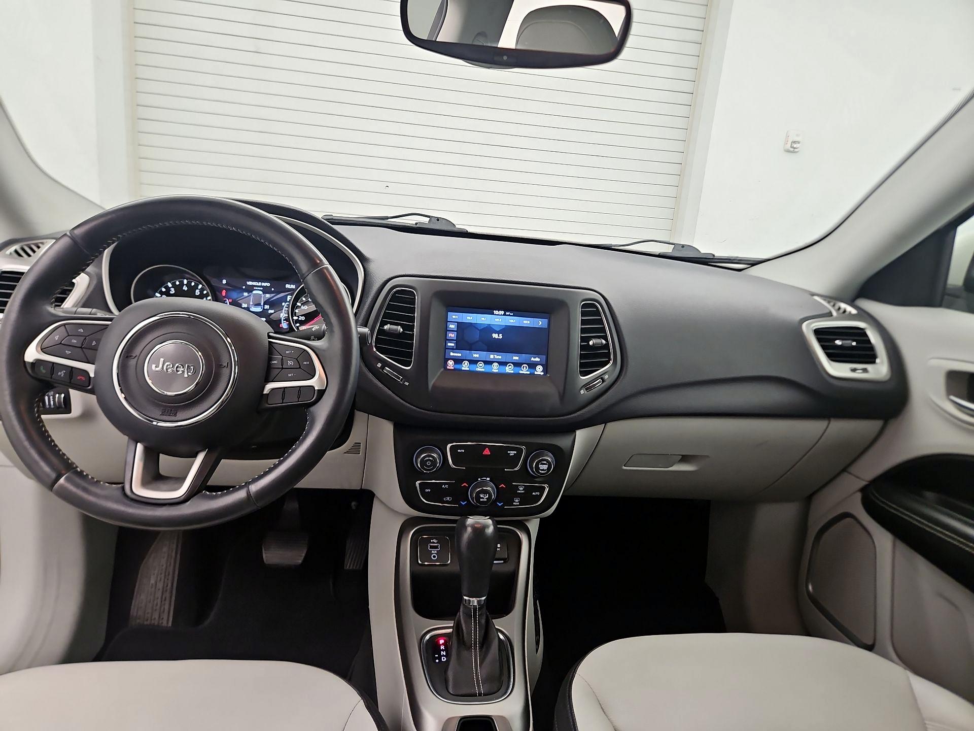 Thumbnail: 2017 Jeep Compass - 9