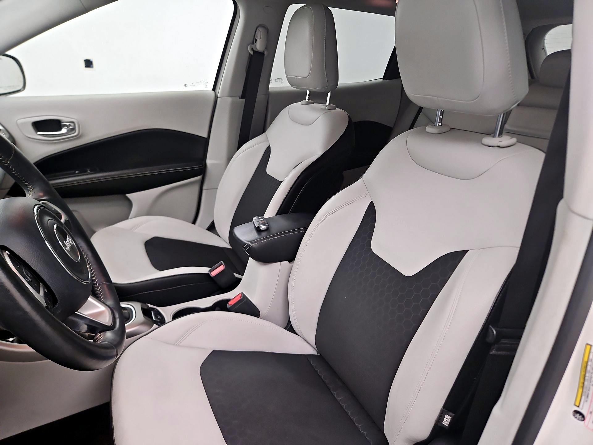 Thumbnail: 2017 Jeep Compass - 11