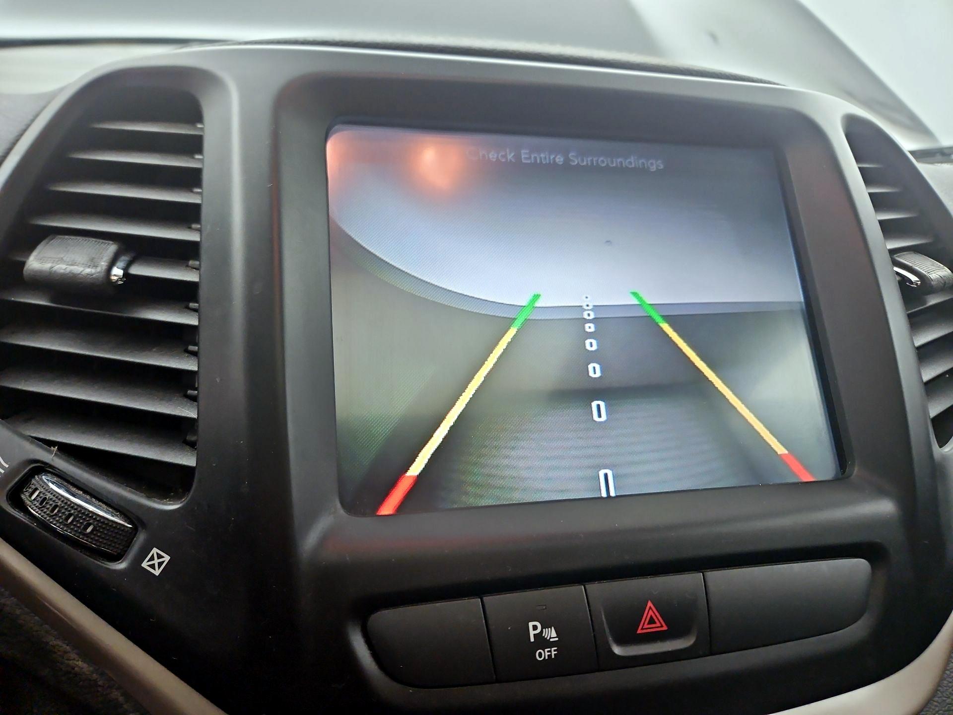 Thumbnail: 2016 Jeep Cherokee - 14