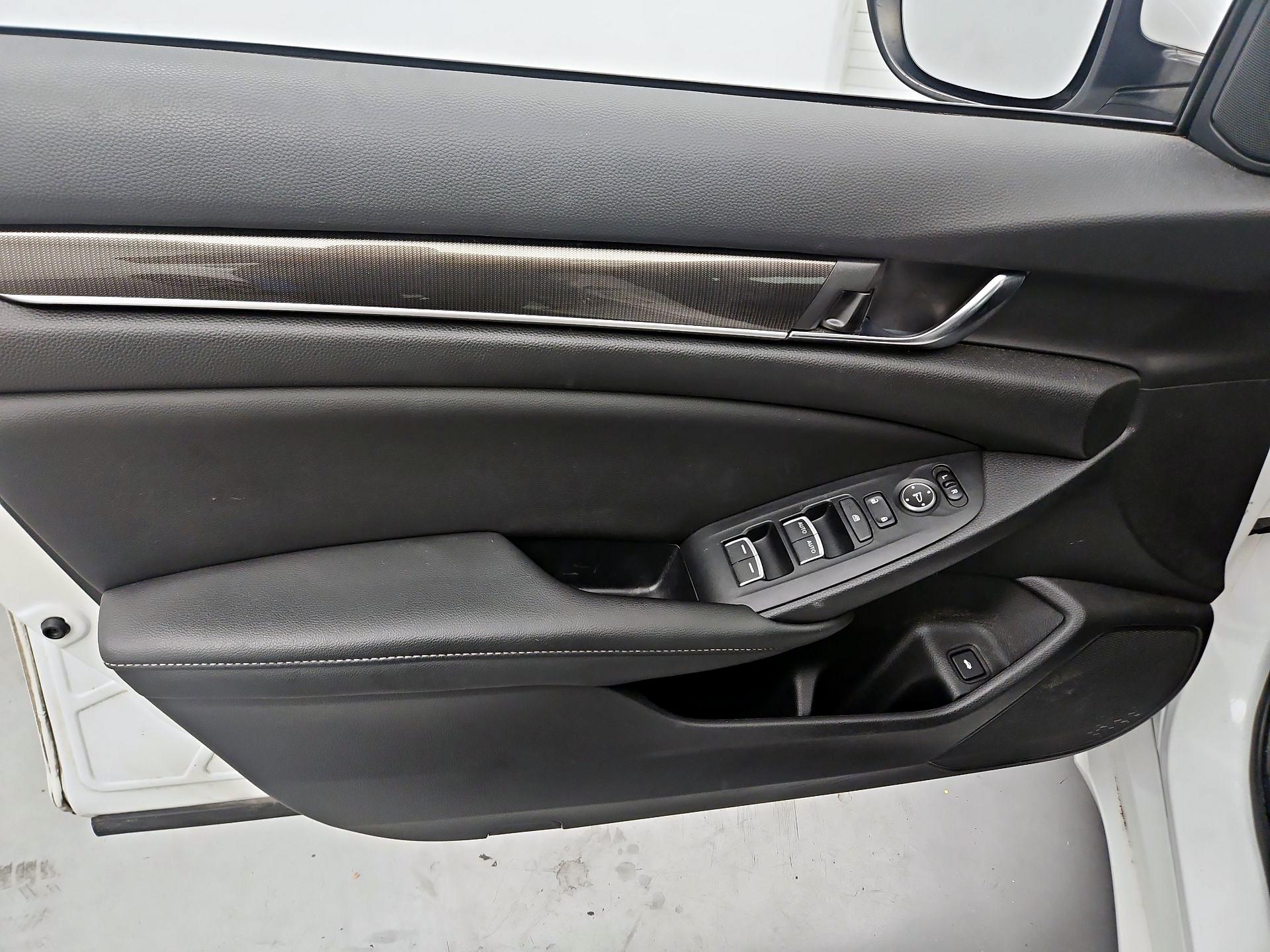 Thumbnail: 2019 Honda Accord - 12