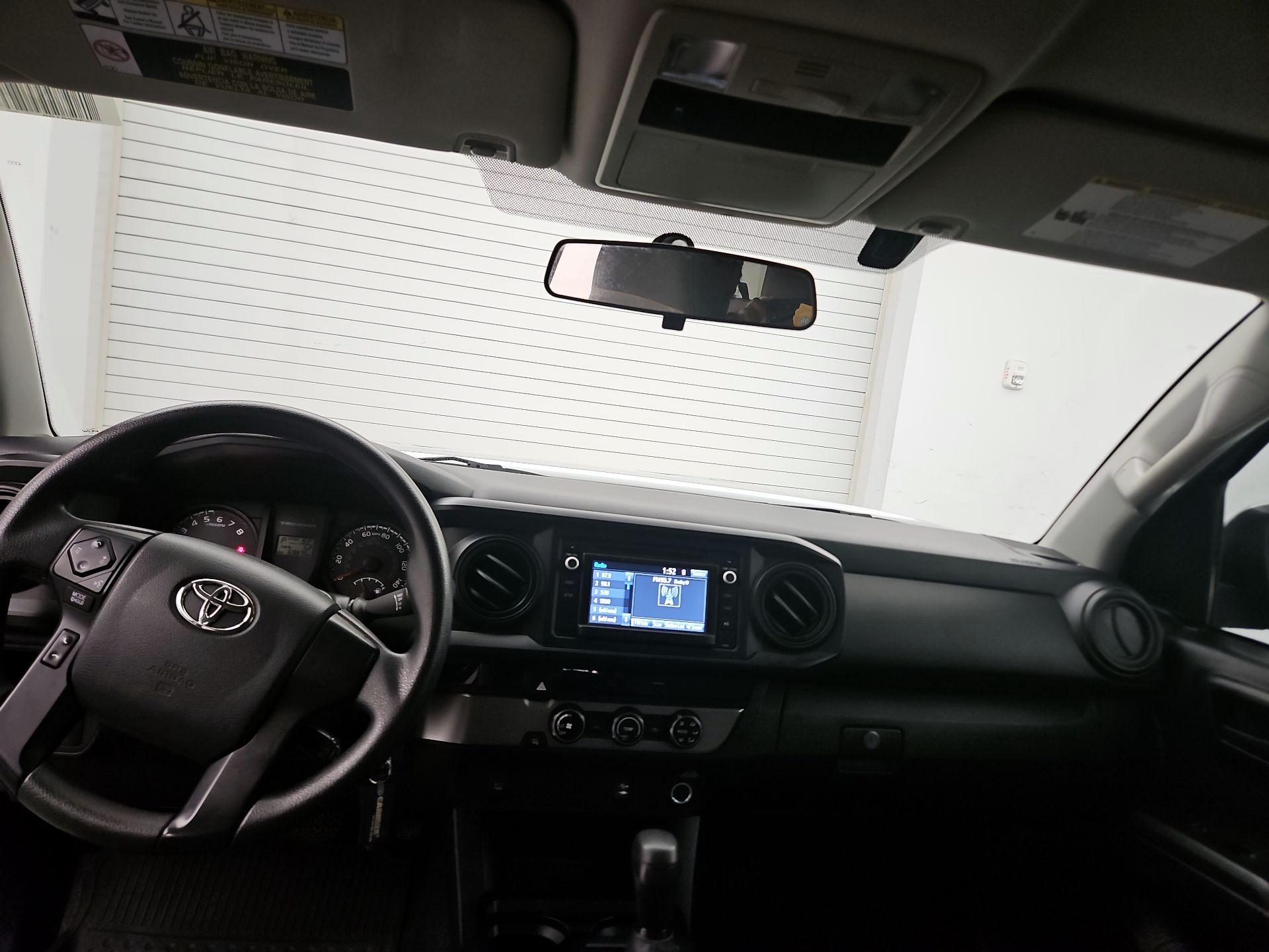 Thumbnail: 2017 Toyota Tacoma - 9