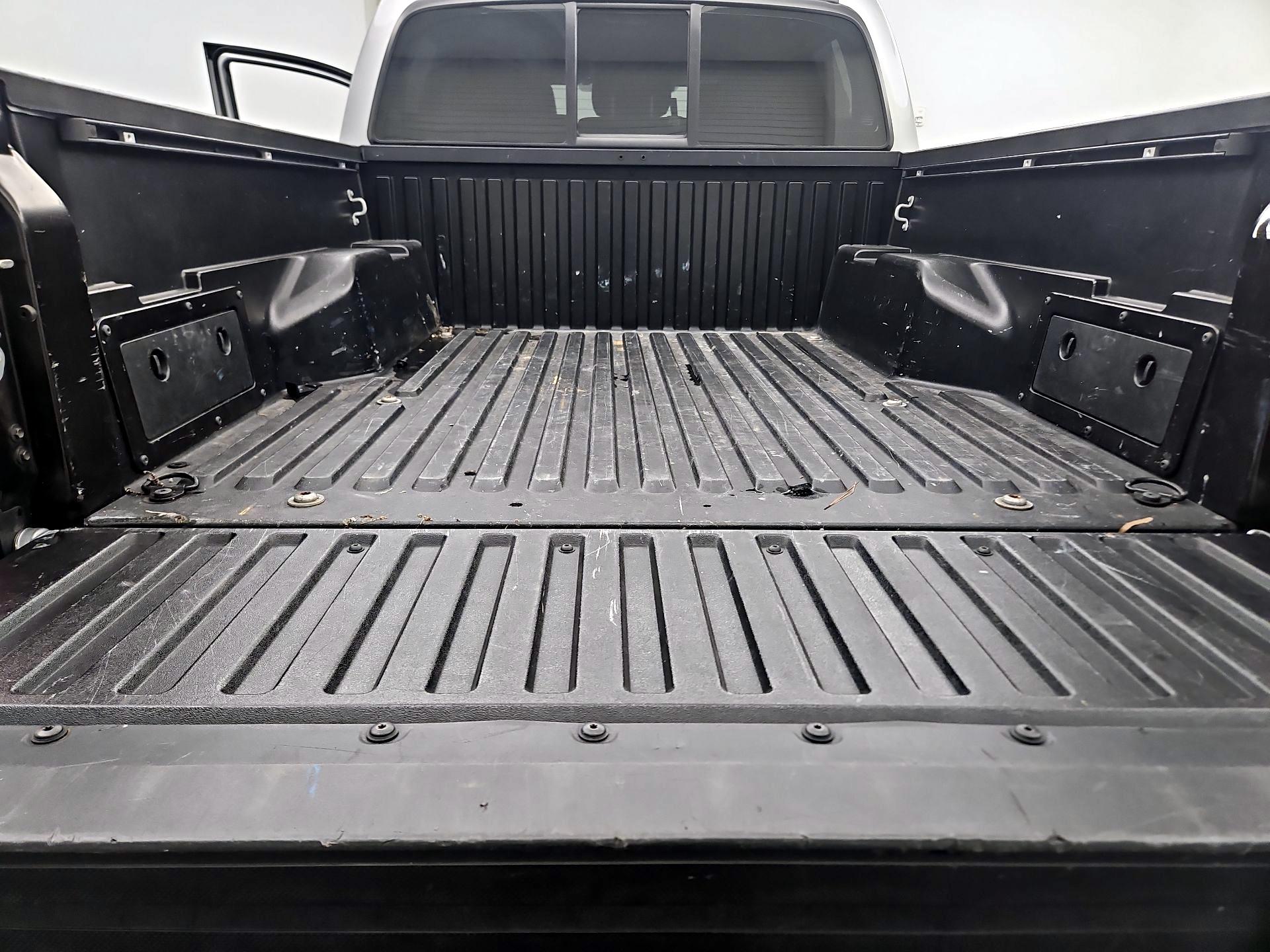 Thumbnail: 2017 Toyota Tacoma - 19