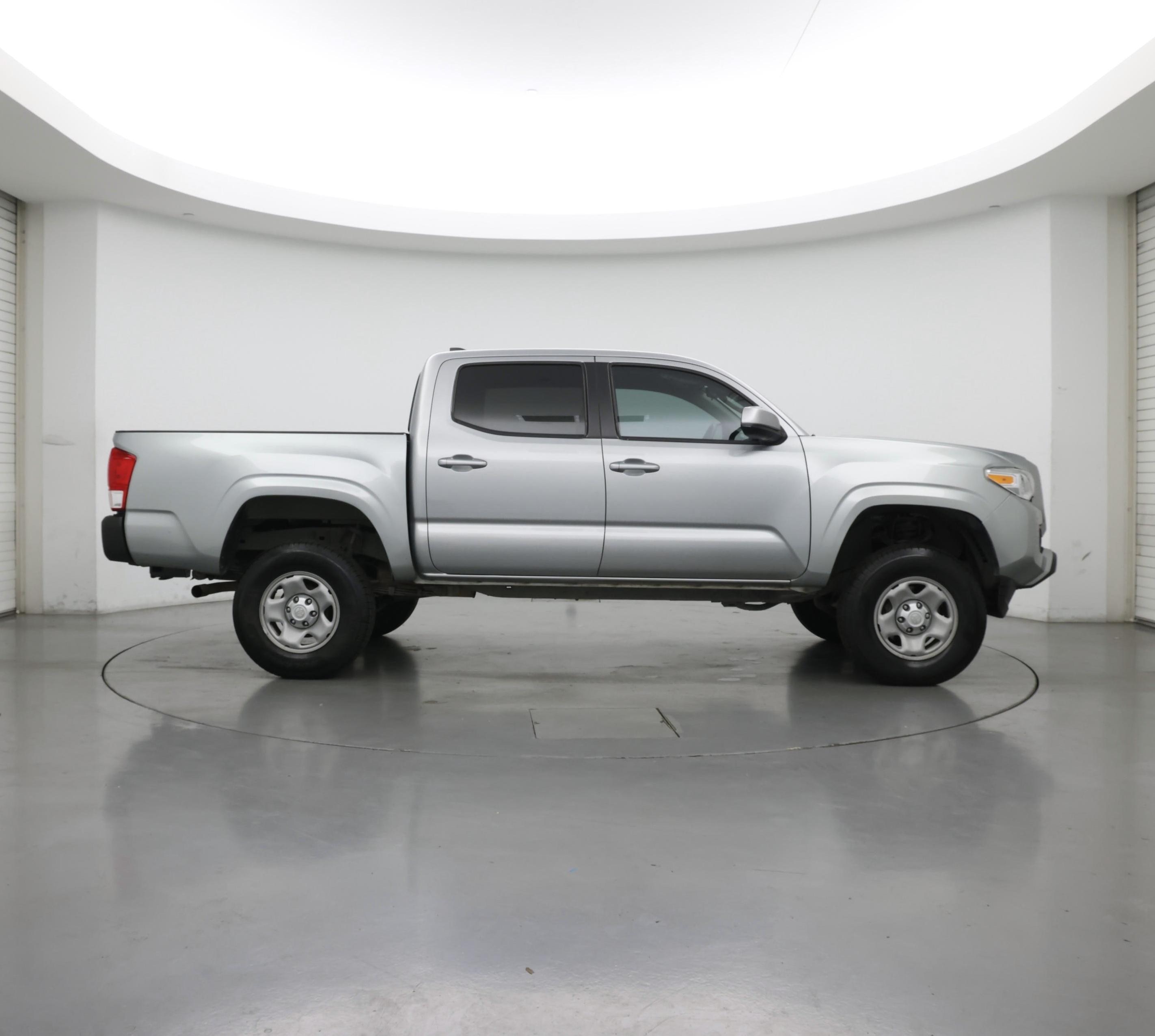 Thumbnail: 2017 Toyota Tacoma - 7