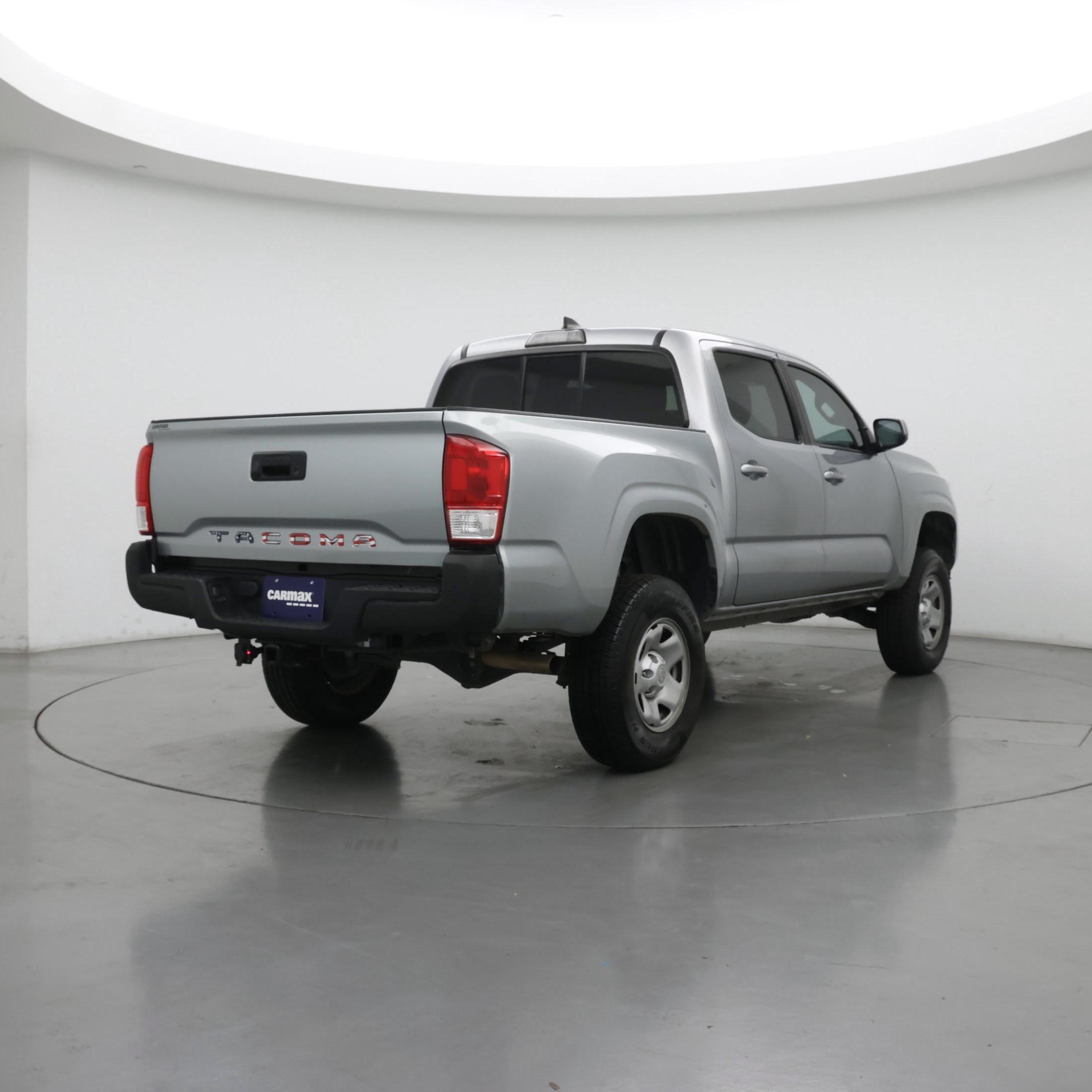 Thumbnail: 2017 Toyota Tacoma - 8