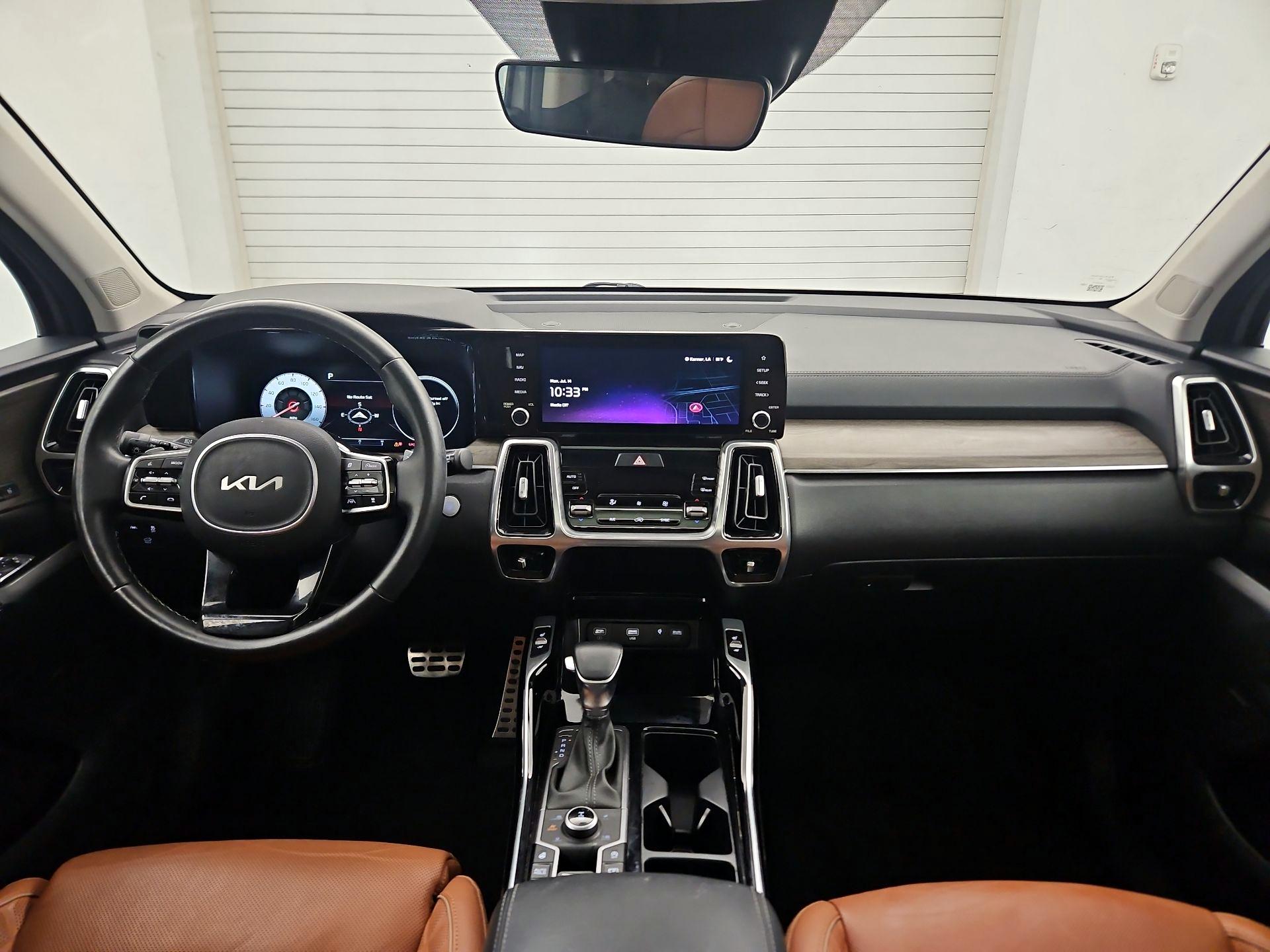 Thumbnail: 2023 Kia Sorento - 9