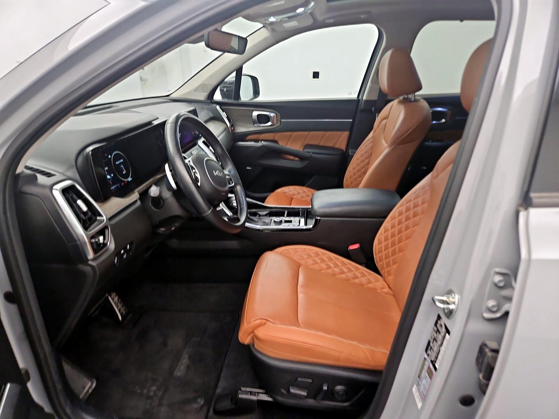 Thumbnail: 2023 Kia Sorento - 11