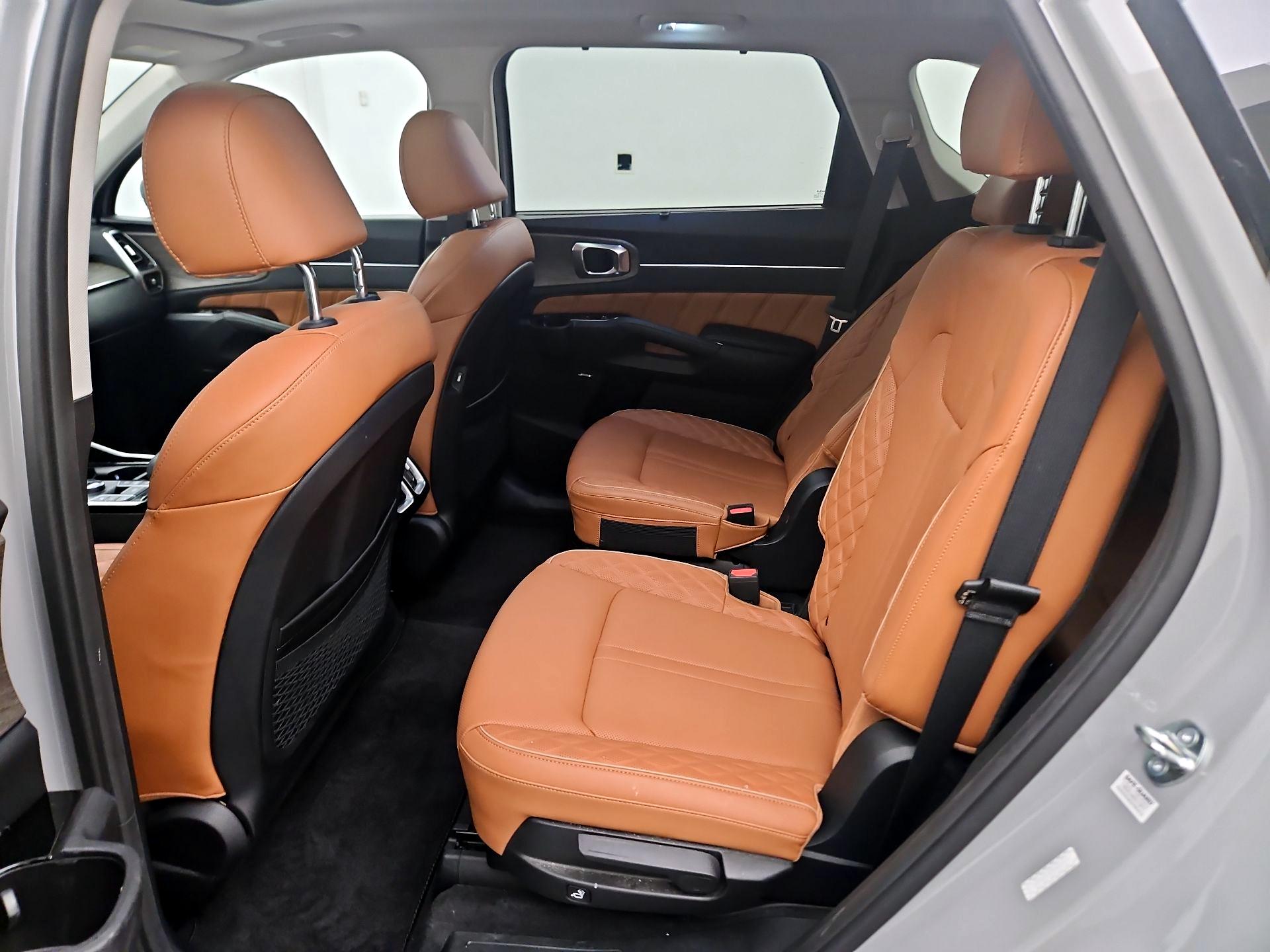 Thumbnail: 2023 Kia Sorento - 20