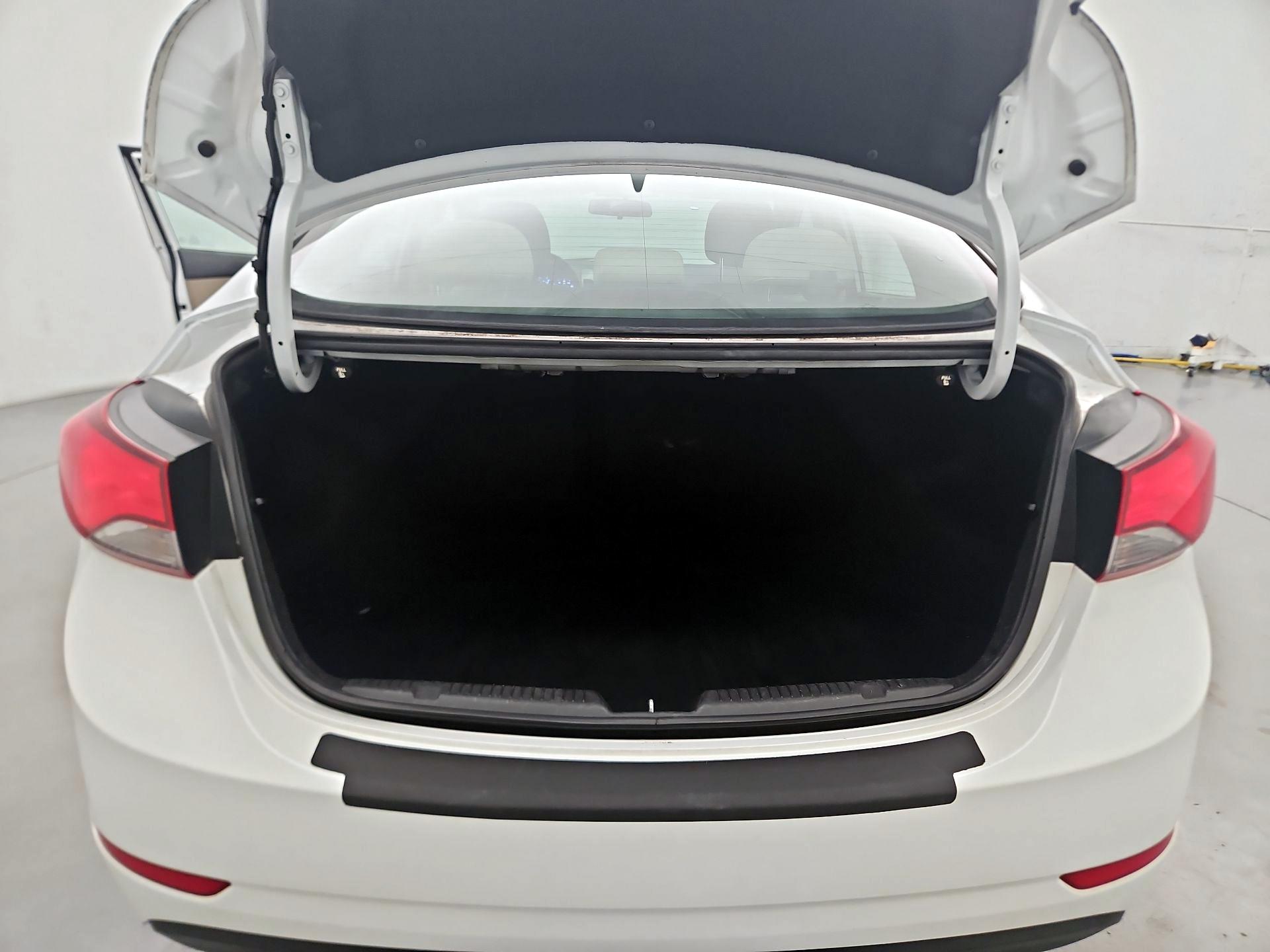 Thumbnail: 2015 Hyundai Elantra - 19