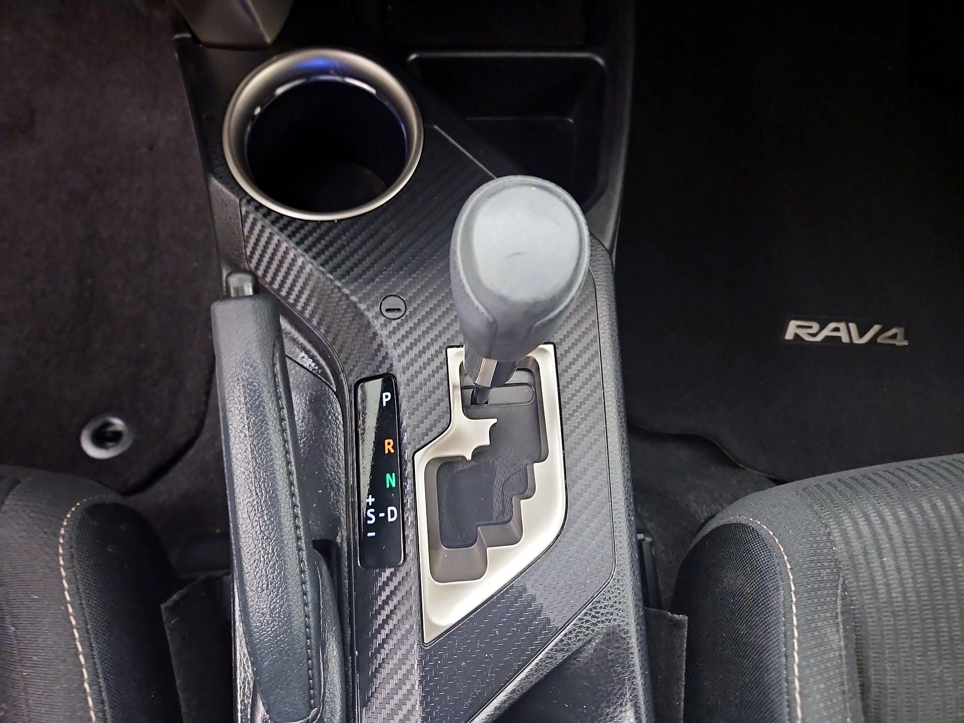 Thumbnail: 2015 Toyota RAV4 - 17