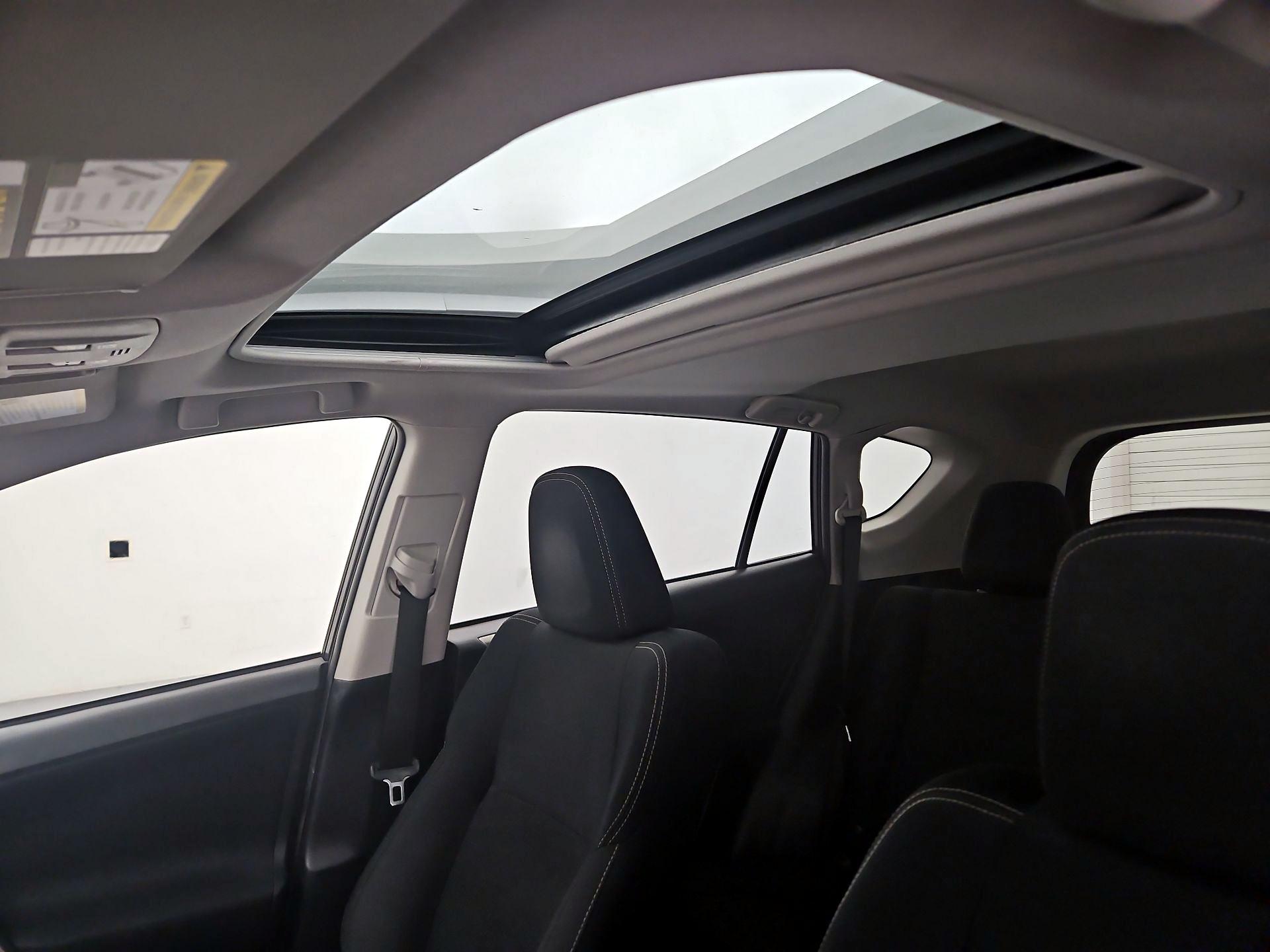 Thumbnail: 2015 Toyota RAV4 - 19